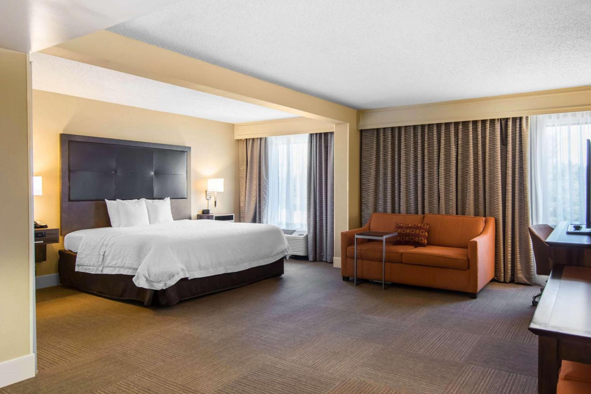 Hampton Inn South Hill photo 46