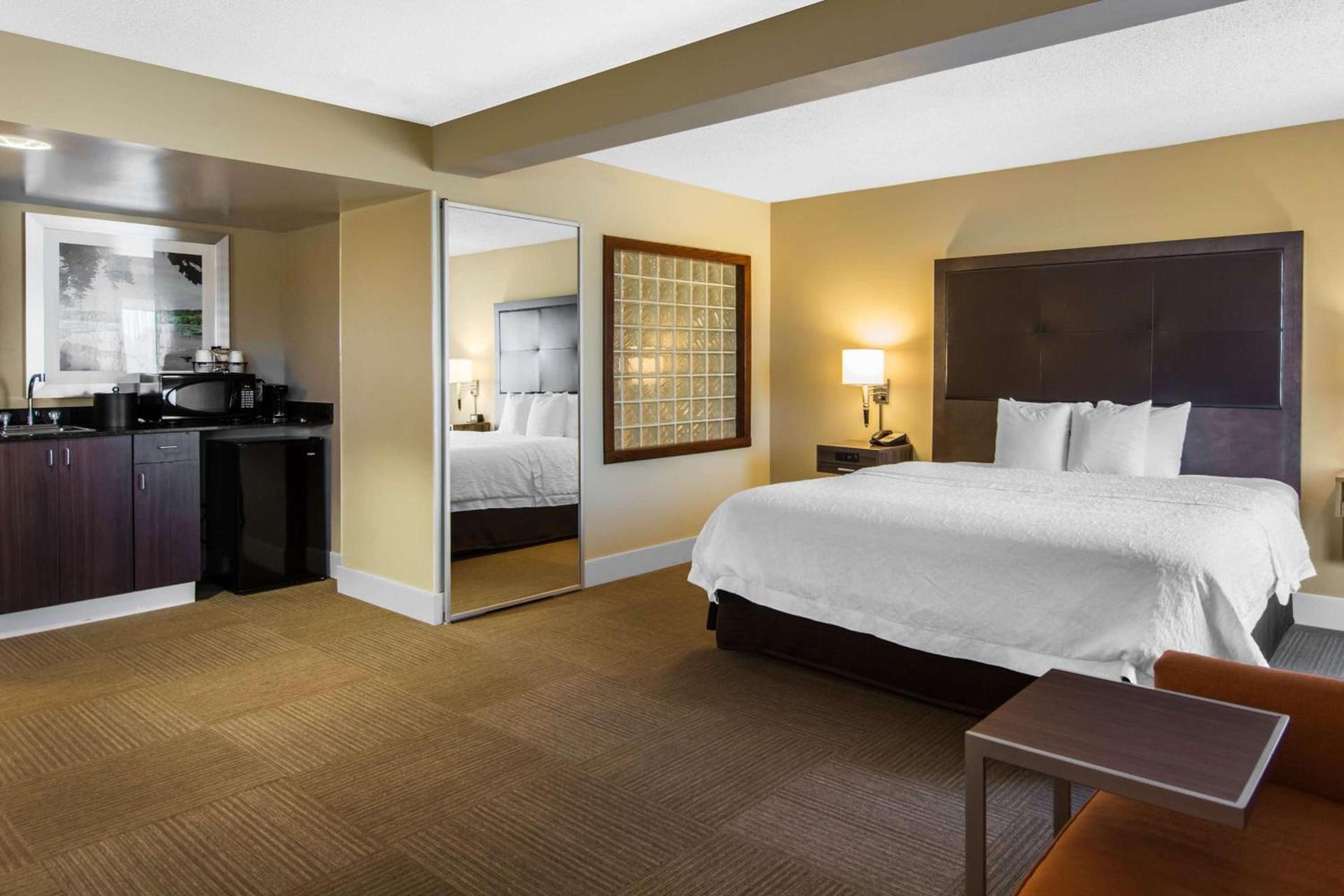 Hampton Inn South Hill photo 49
