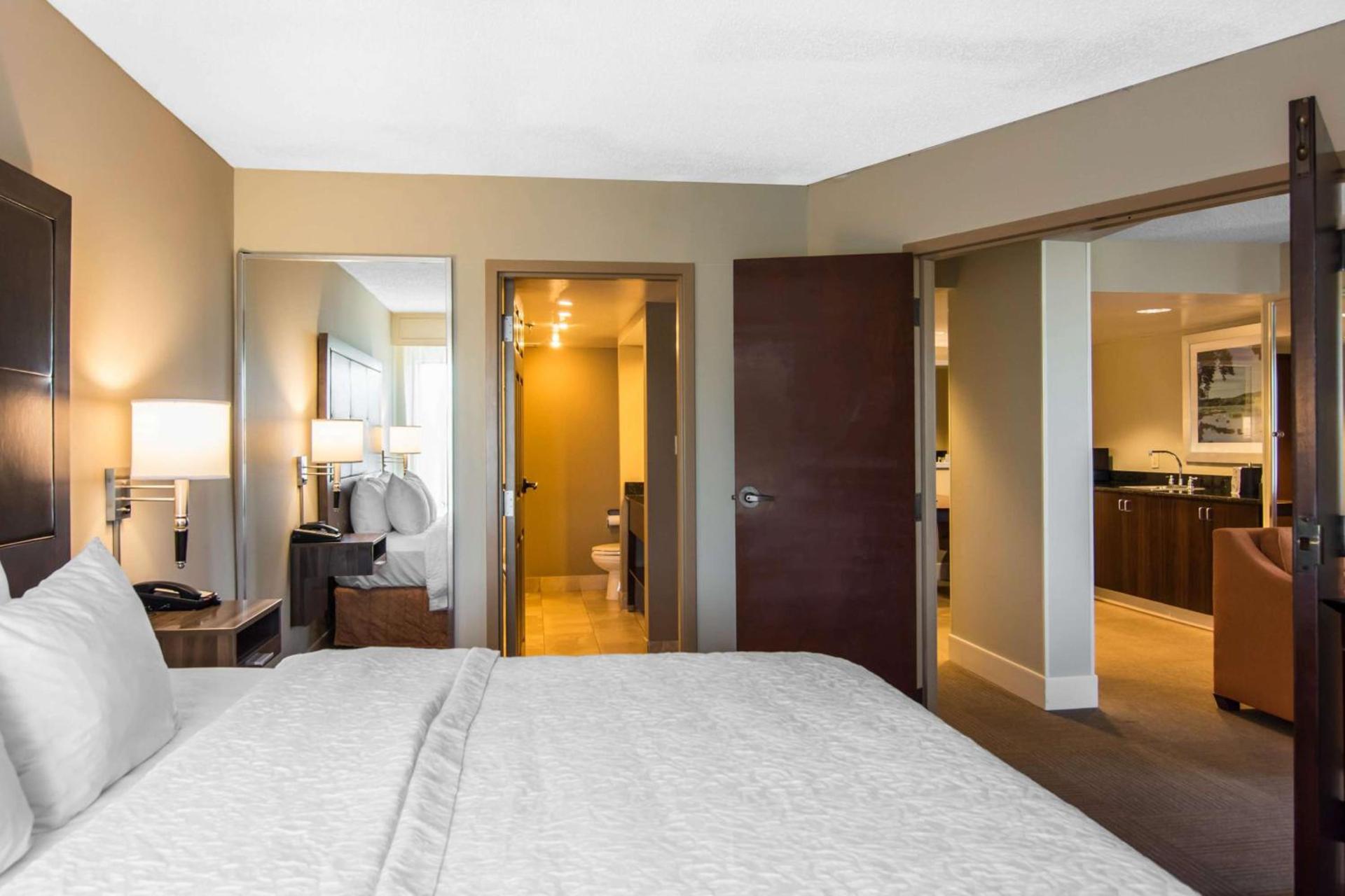 Hampton Inn South Hill photo 51