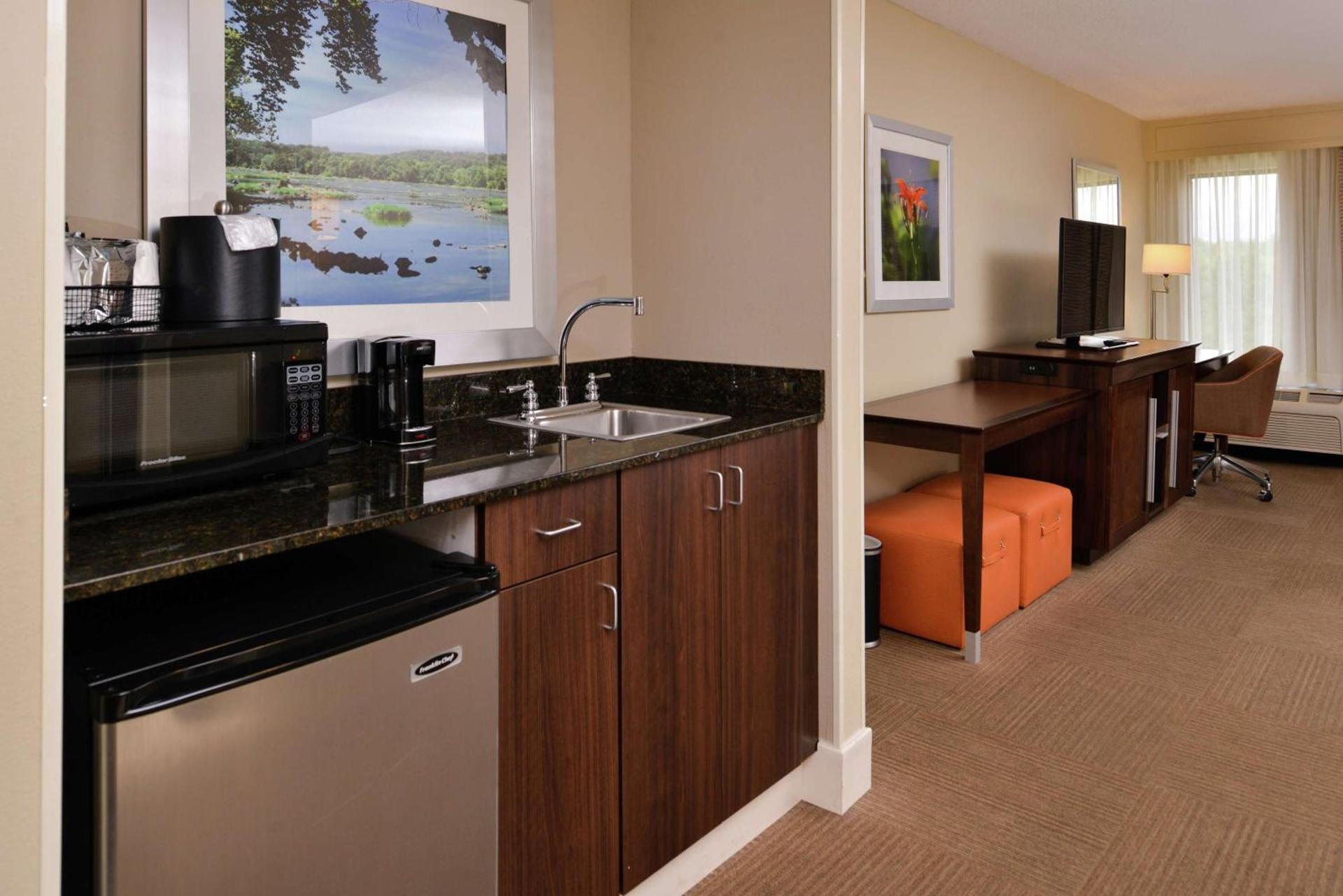 Hampton Inn South Hill photo 54