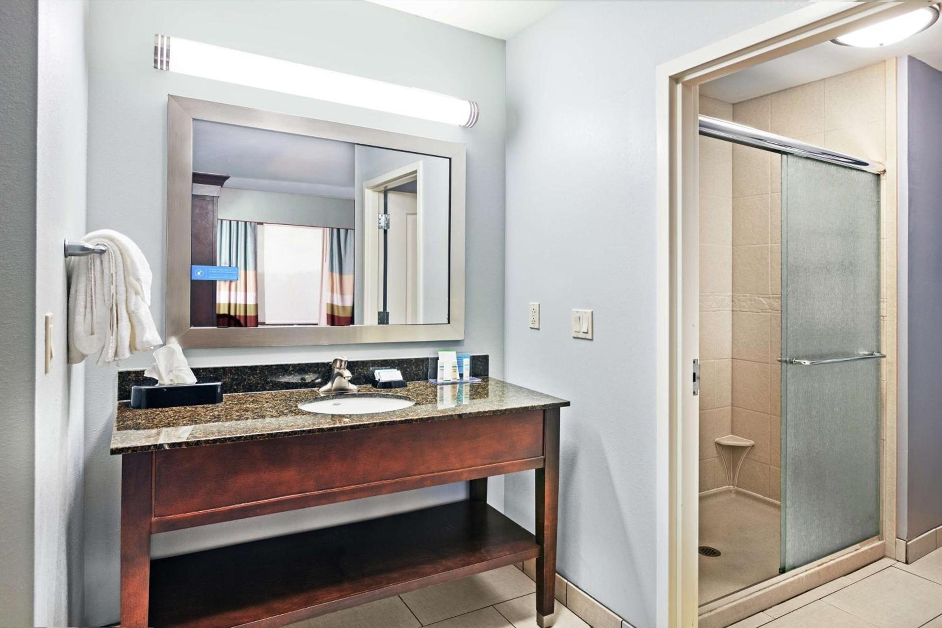Hampton Inn & Suites Shreveport/Bossier City at Airline Drive photo 15