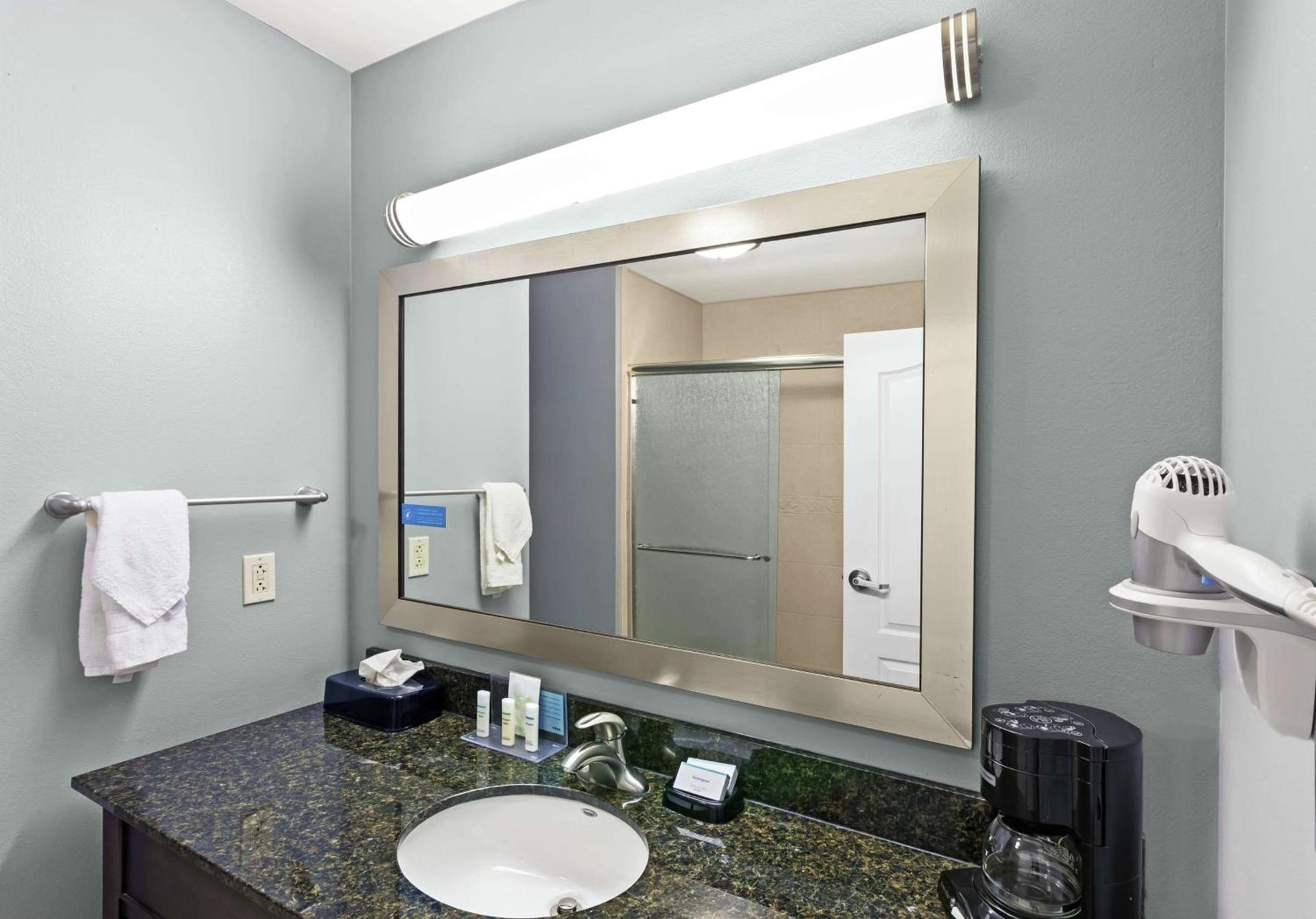 Hampton Inn & Suites Shreveport/Bossier City at Airline Drive photo 18