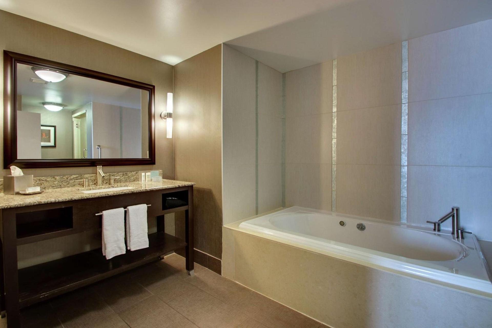 Hampton Inn & Suites Shreveport photo 18