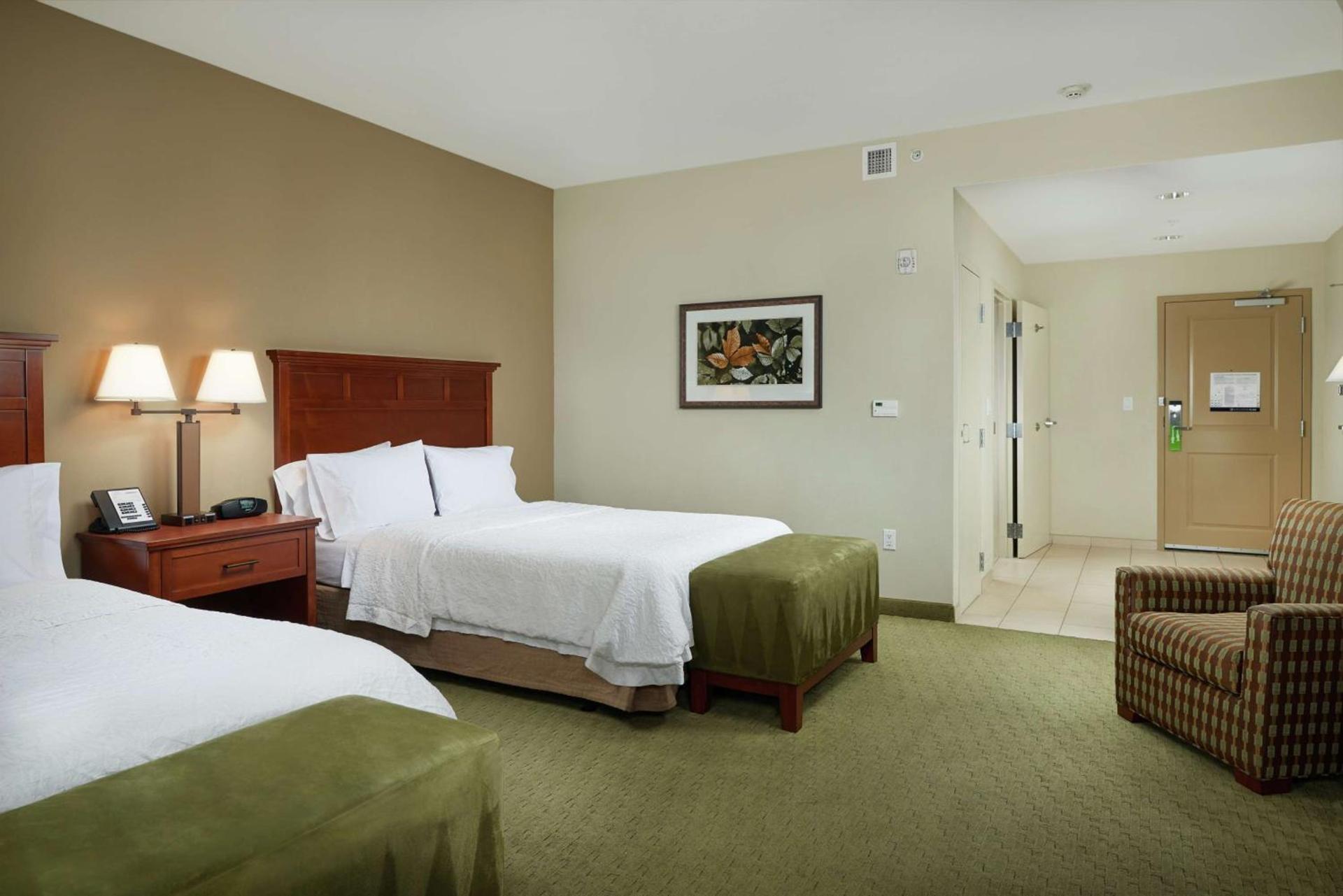Hampton Inn and Suites Salem photo 9