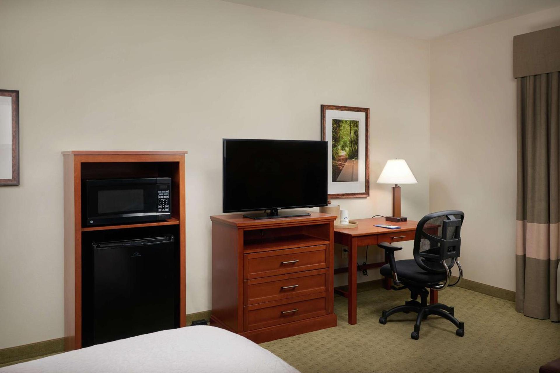 Hampton Inn and Suites Salem photo 10