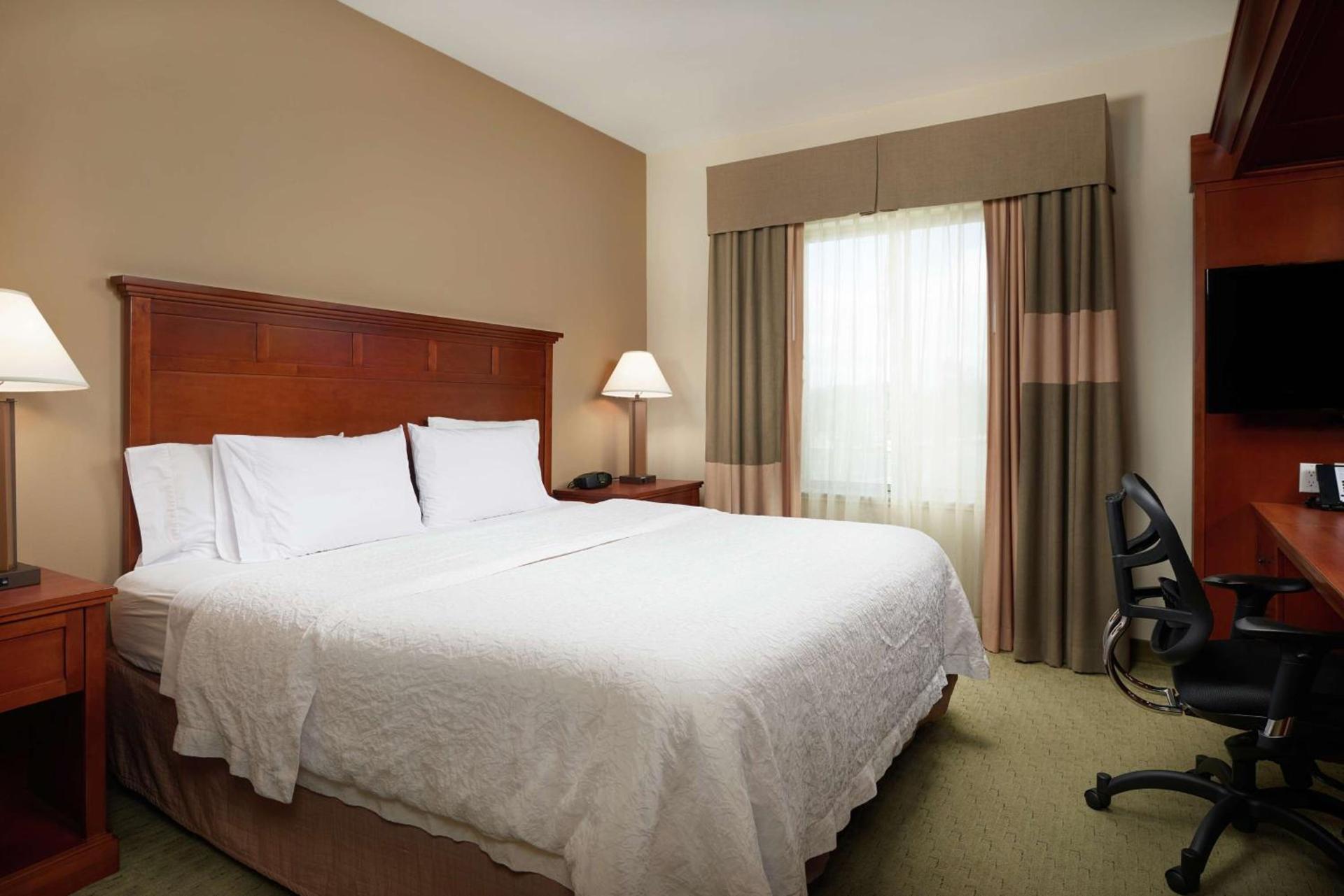 Hampton Inn and Suites Salem photo 14