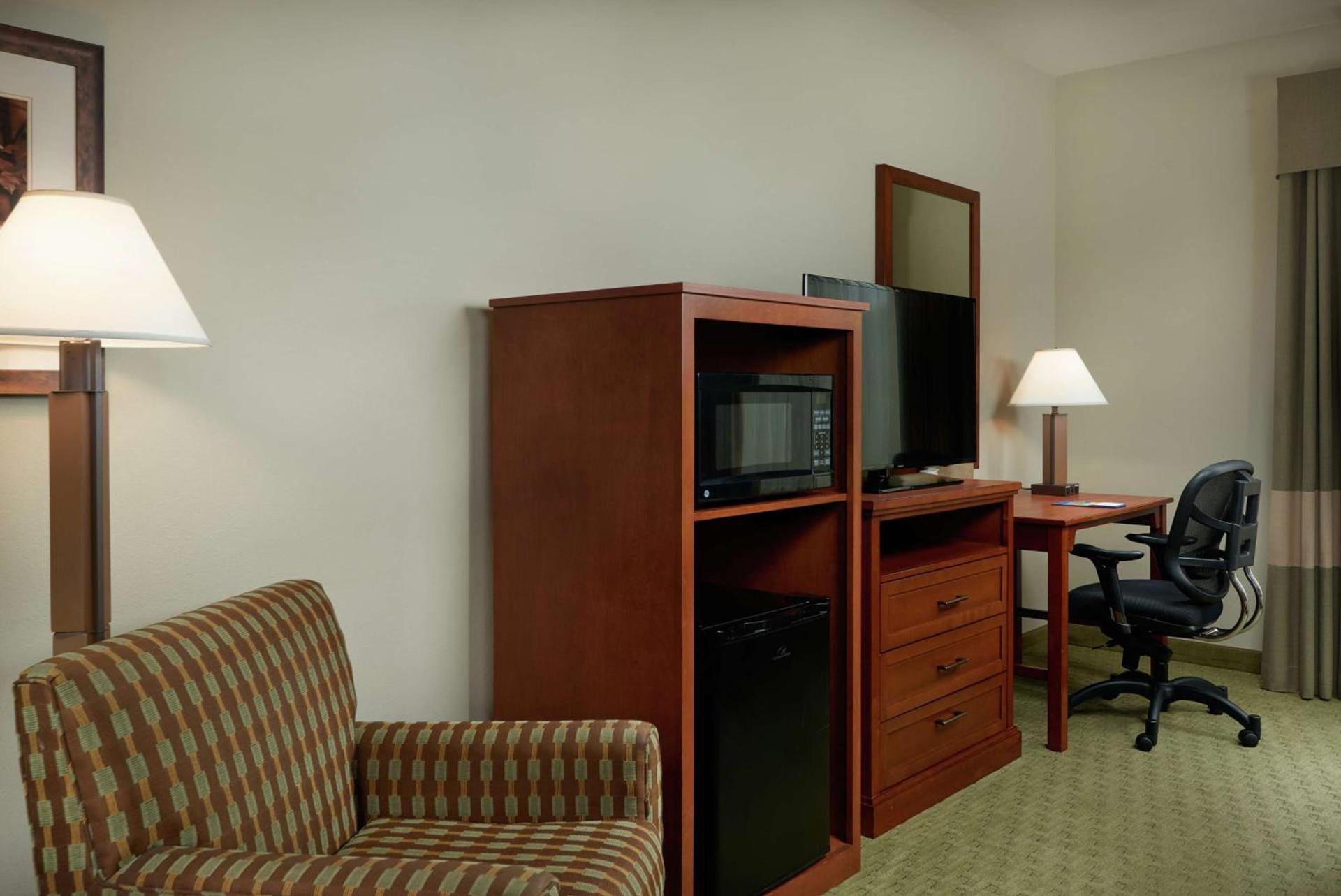 Hampton Inn and Suites Salem photo 18