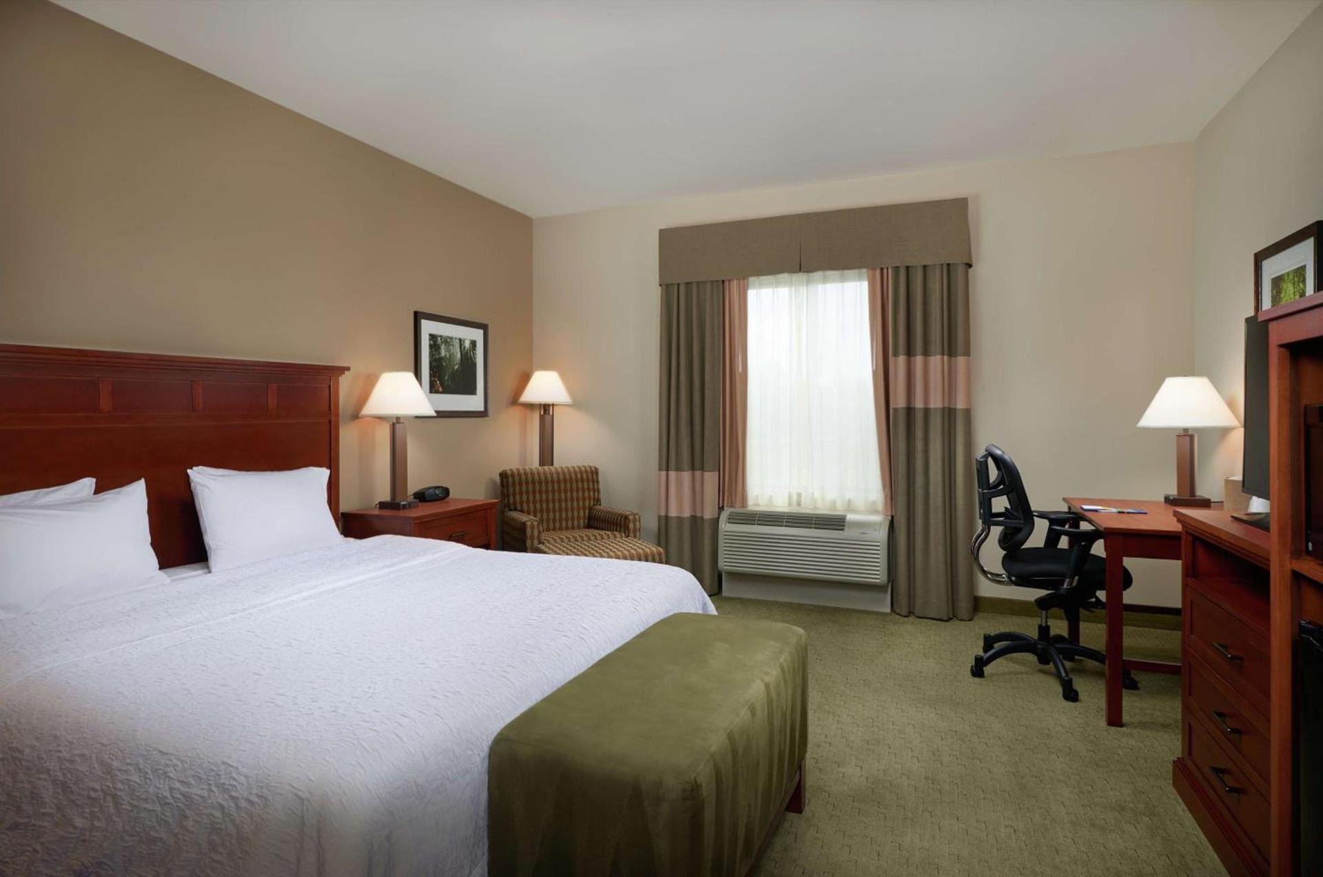 Hampton Inn and Suites Salem photo 20