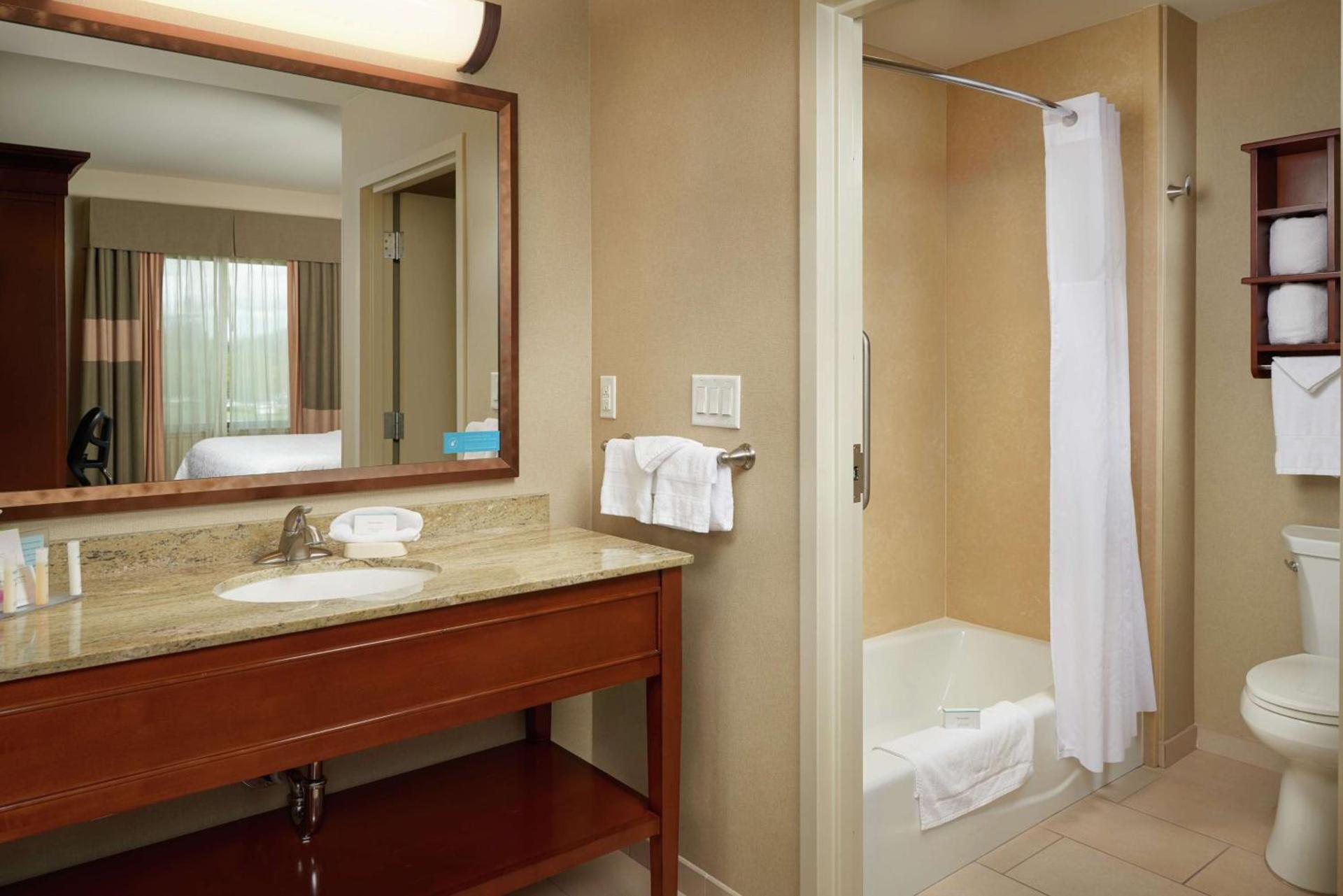 Hampton Inn and Suites Salem photo 24