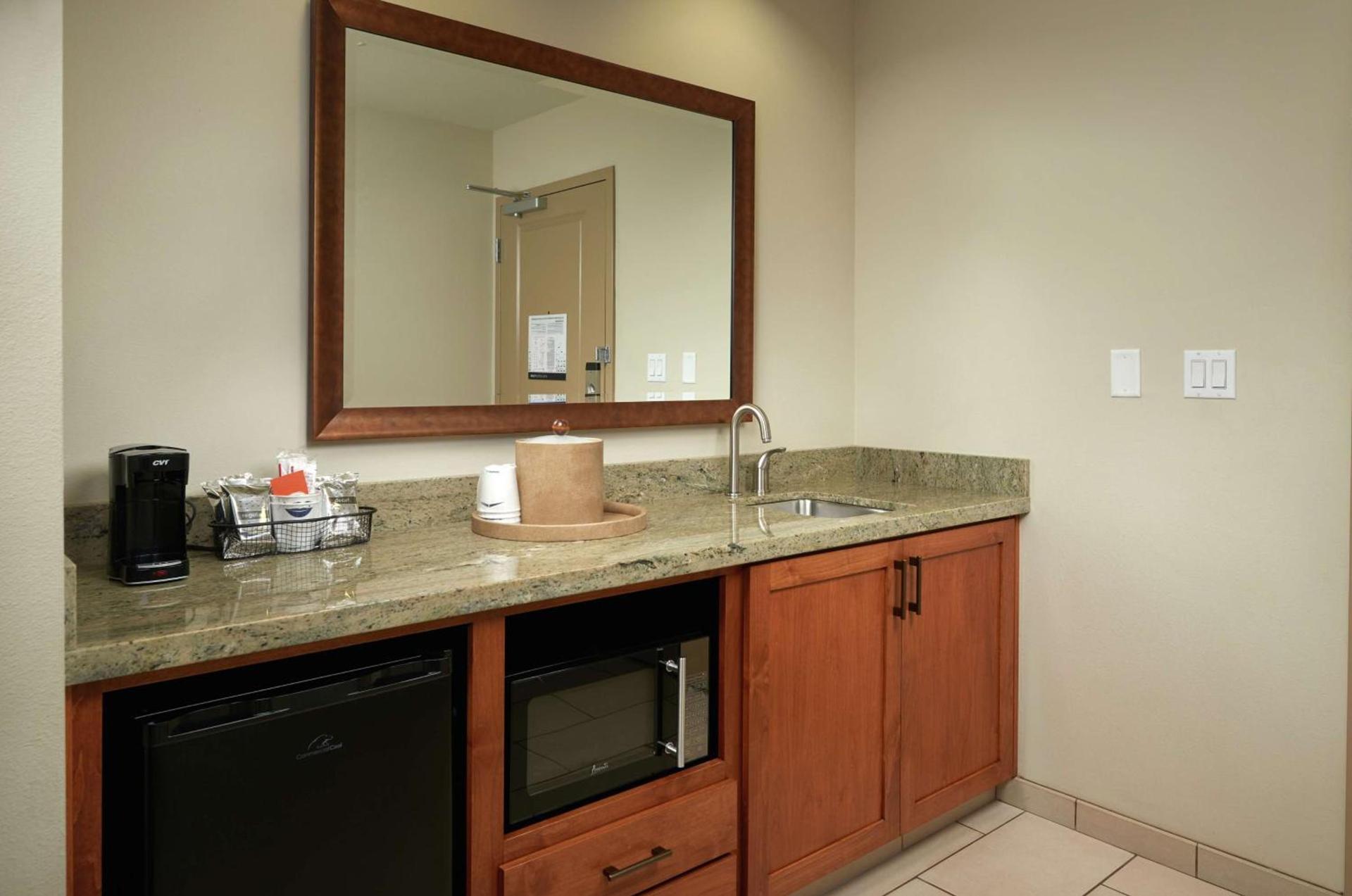 Hampton Inn and Suites Salem photo 28