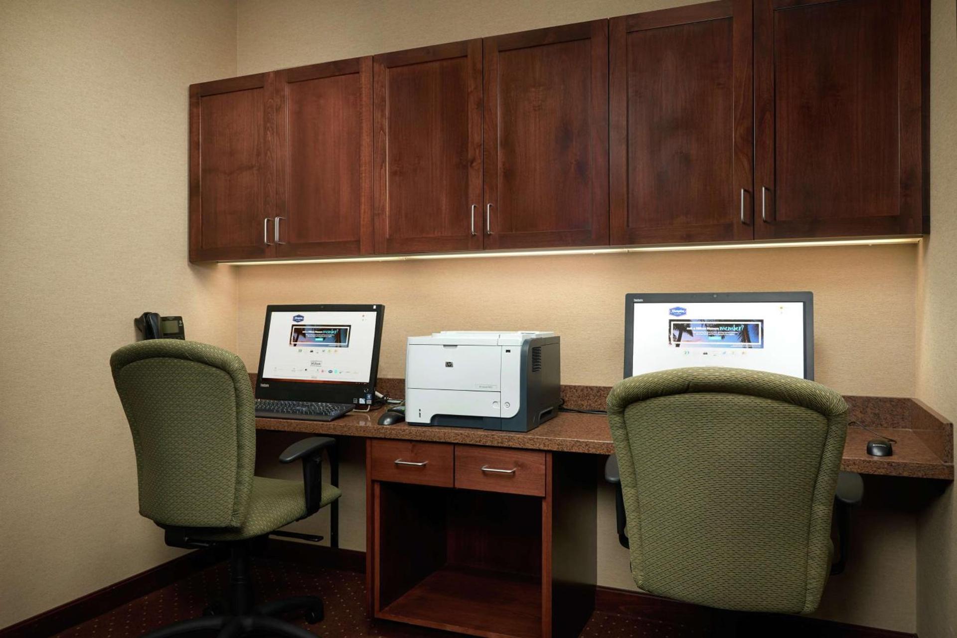 Hampton Inn and Suites Salem photo 30