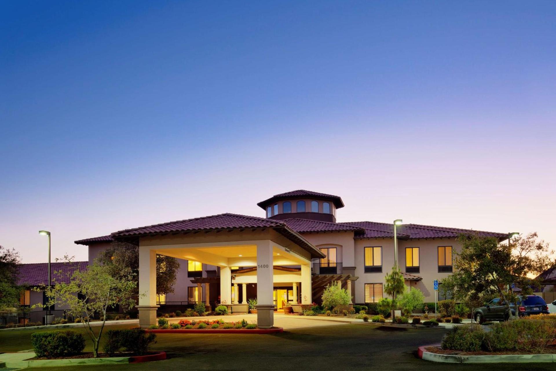Hampton Inn & Suites Arroyo Grande photo 2