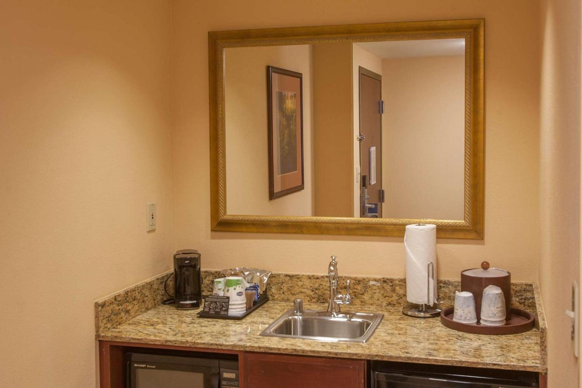 Hampton Inn & Suites Stillwater photo 14