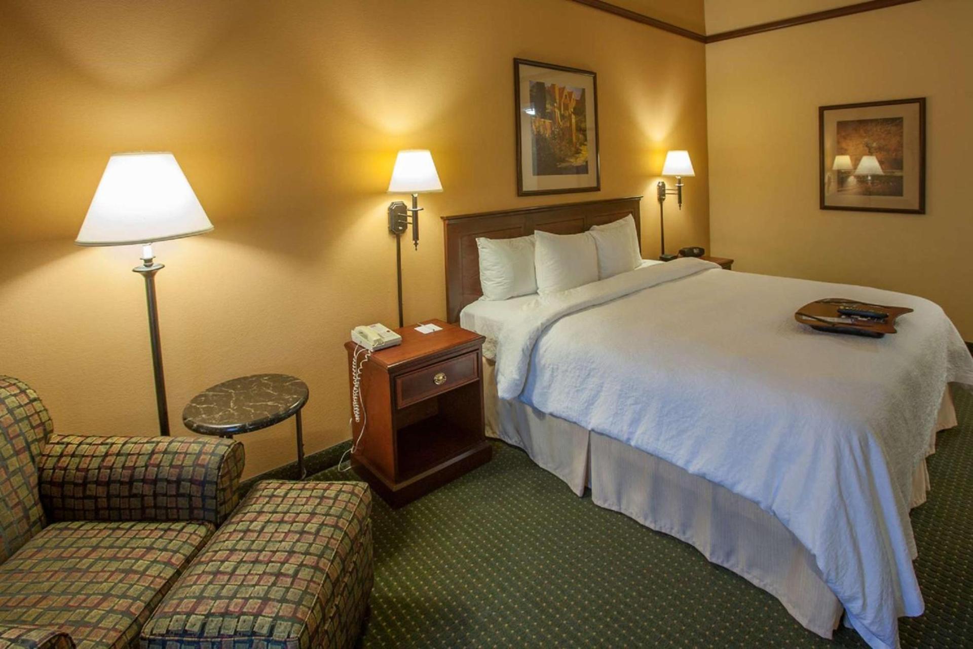 Hampton Inn & Suites Stillwater photo 29