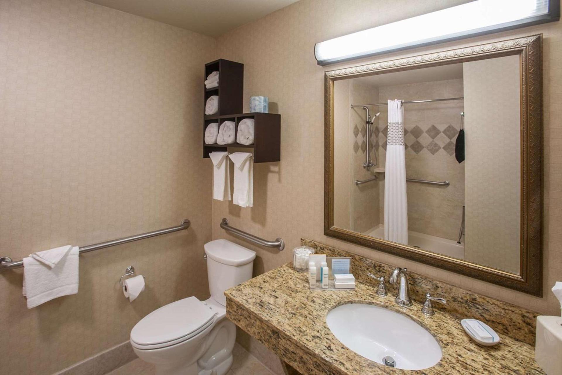 Hampton Inn & Suites Stillwater photo 32