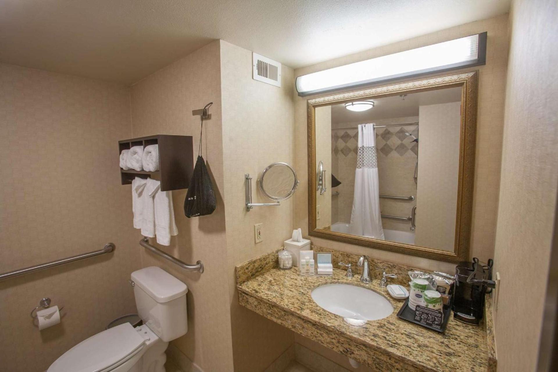 Hampton Inn & Suites Stillwater photo 38