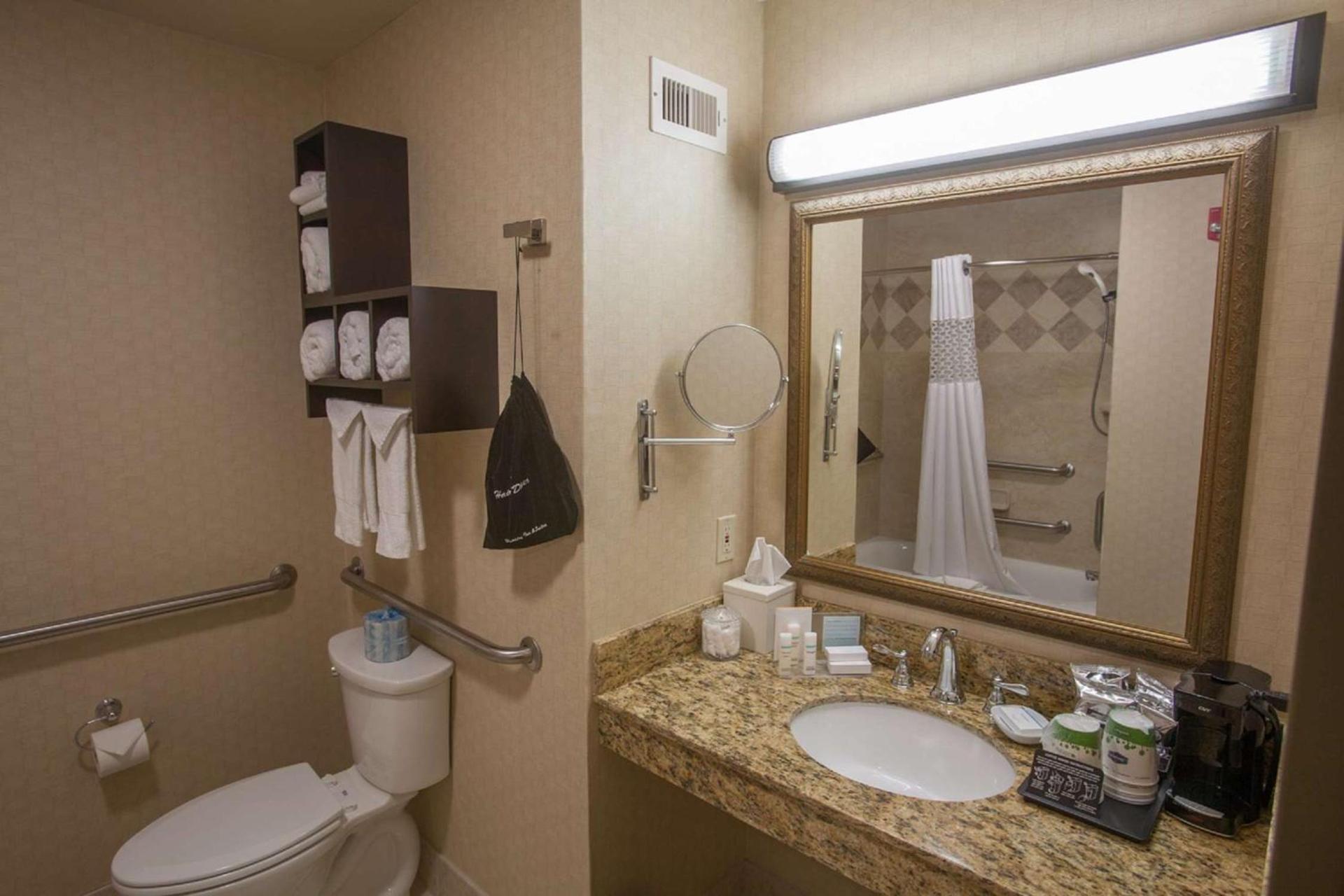 Hampton Inn & Suites Stillwater photo 40
