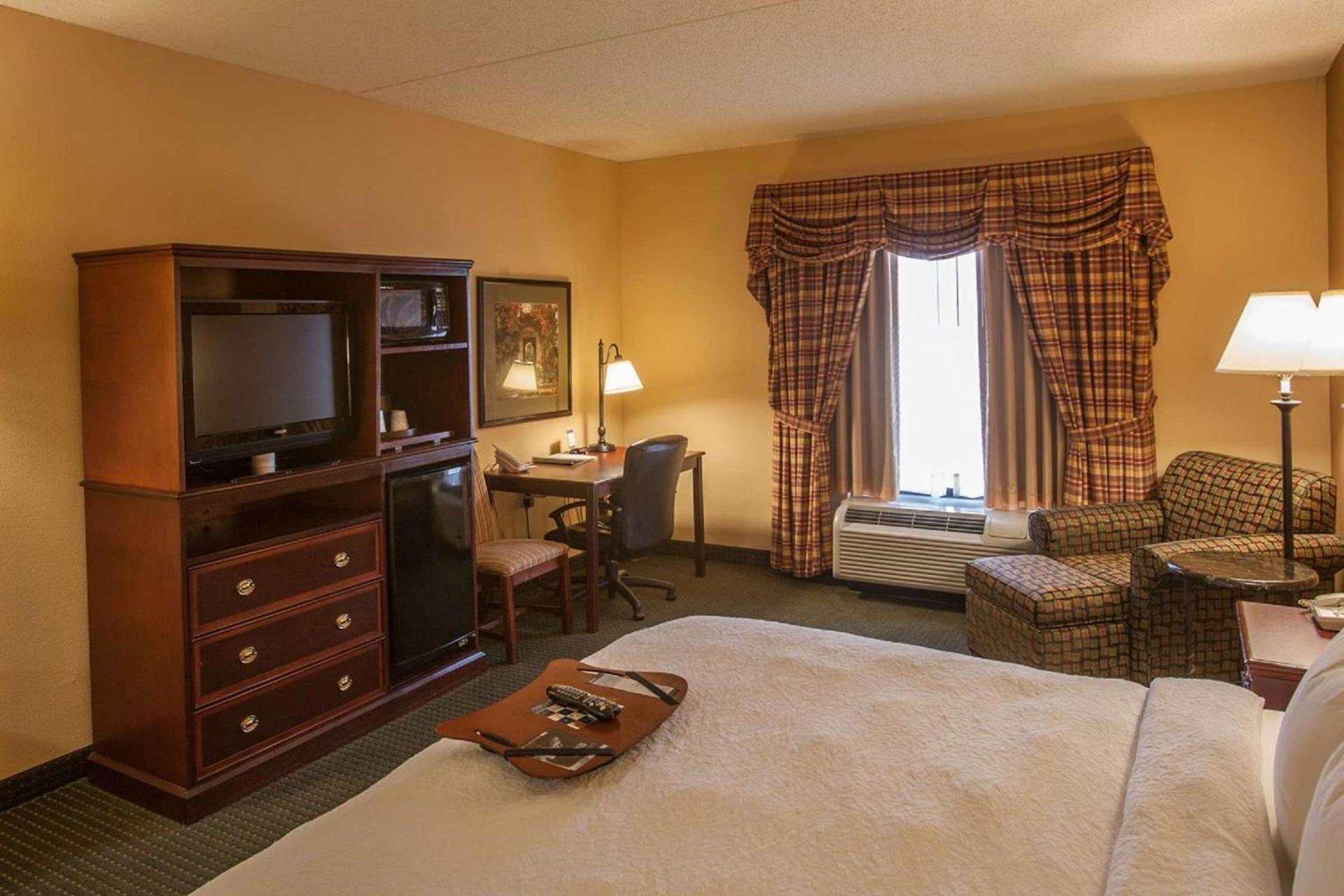 Hampton Inn & Suites Stillwater photo 43