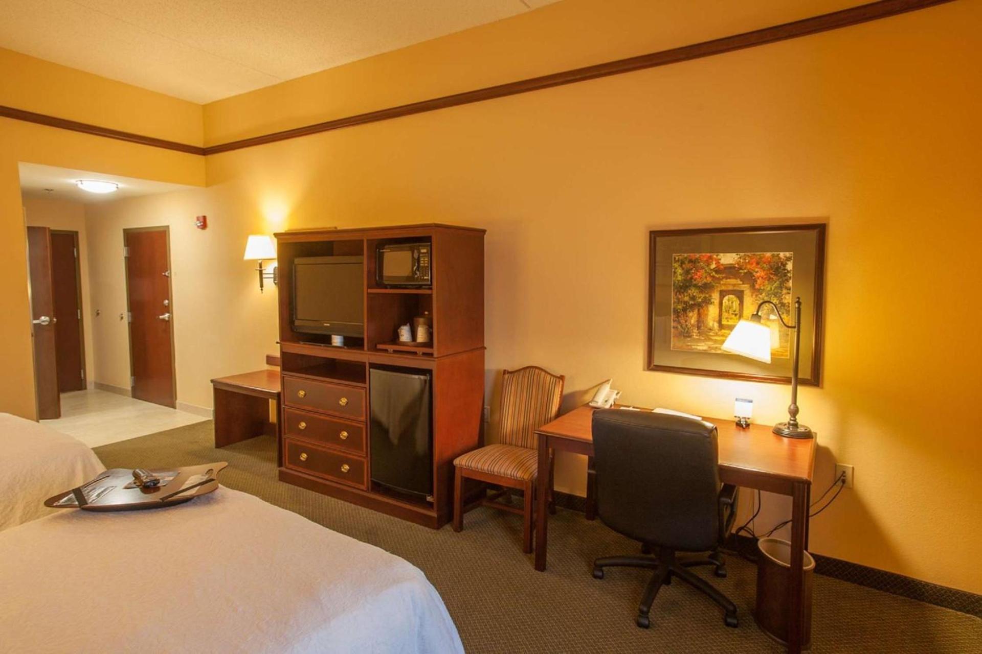 Hampton Inn & Suites Stillwater photo 55