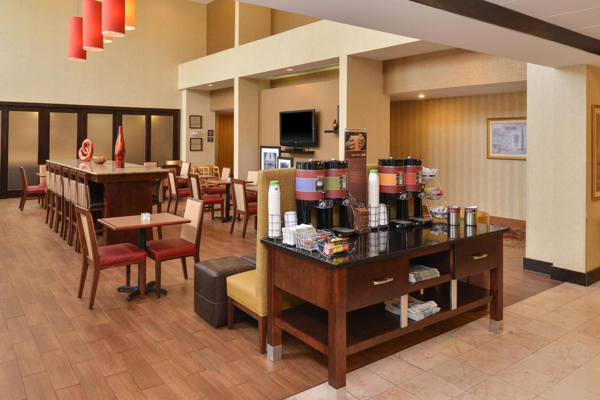 Hampton Inn Selma photo 10