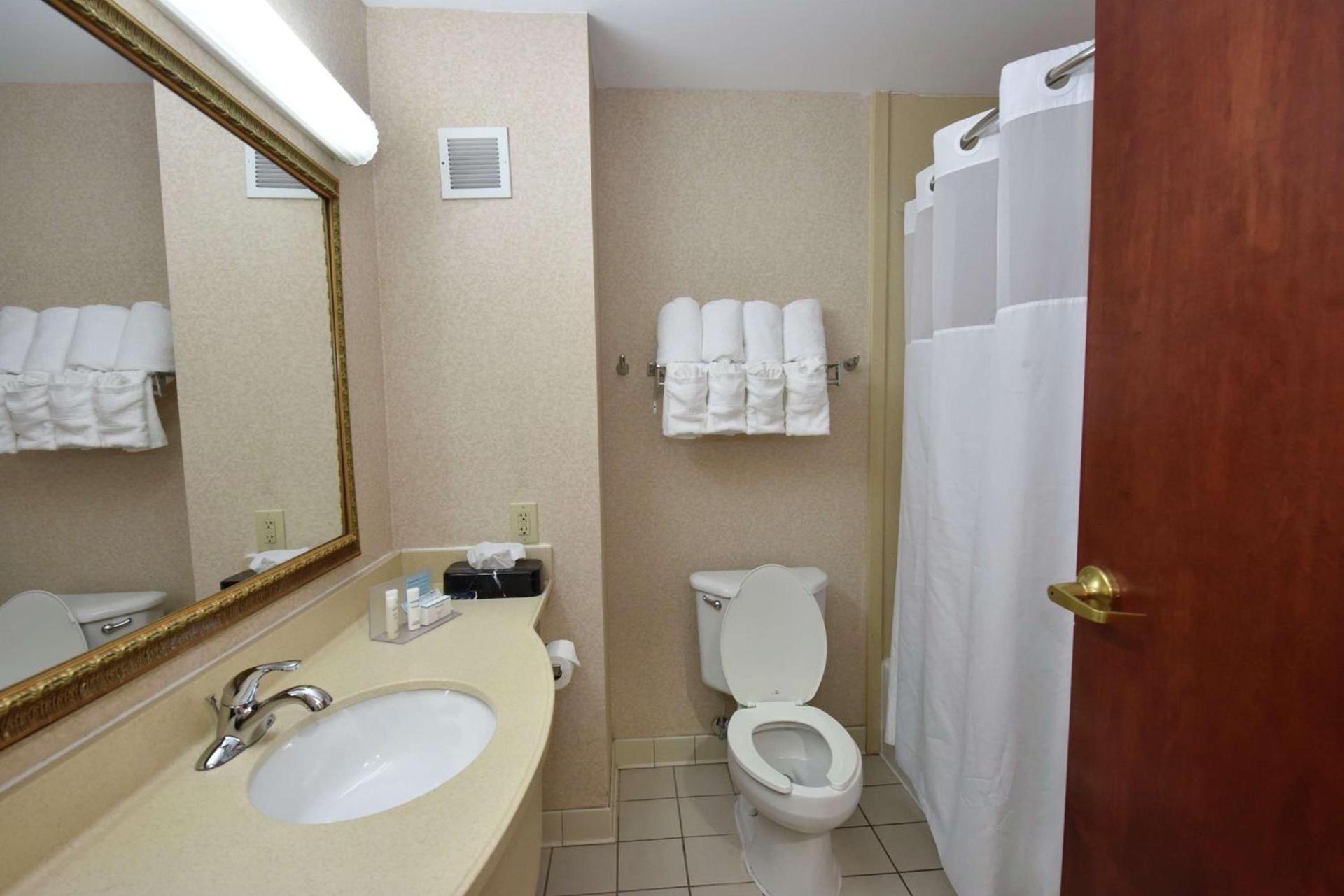 Hampton Inn Selma photo 20