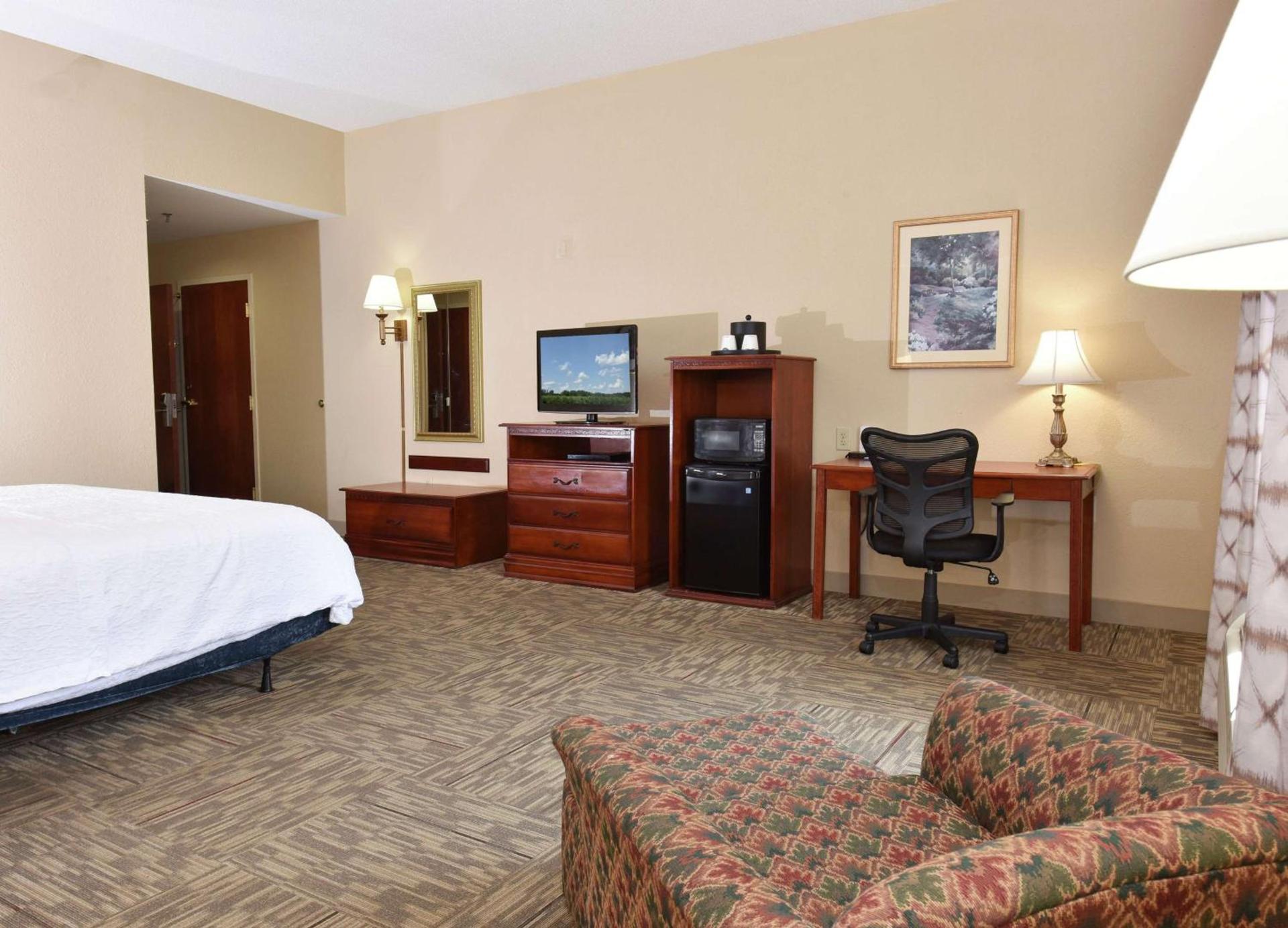 Hampton Inn Selma photo 38