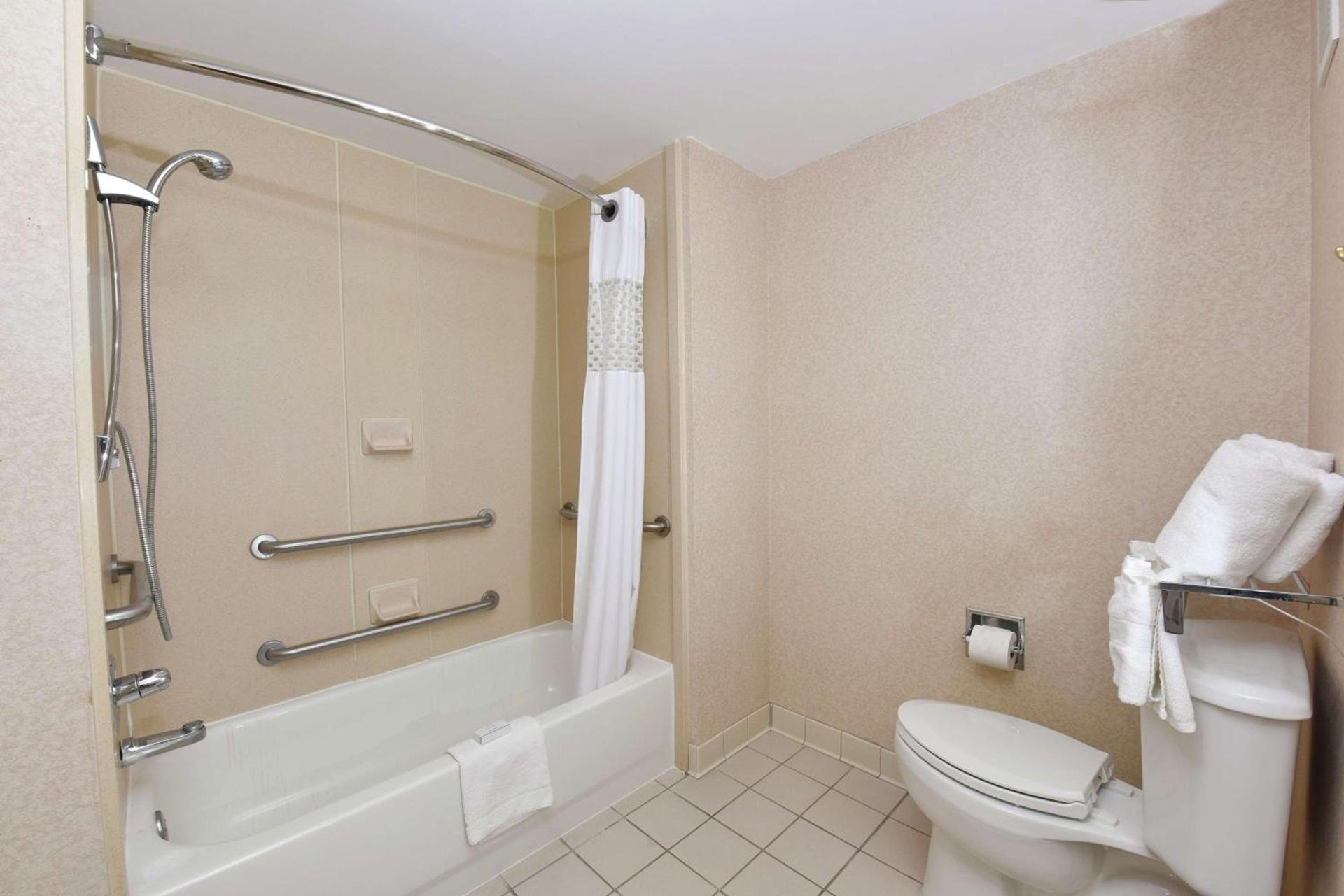 Hampton Inn Selma photo 42