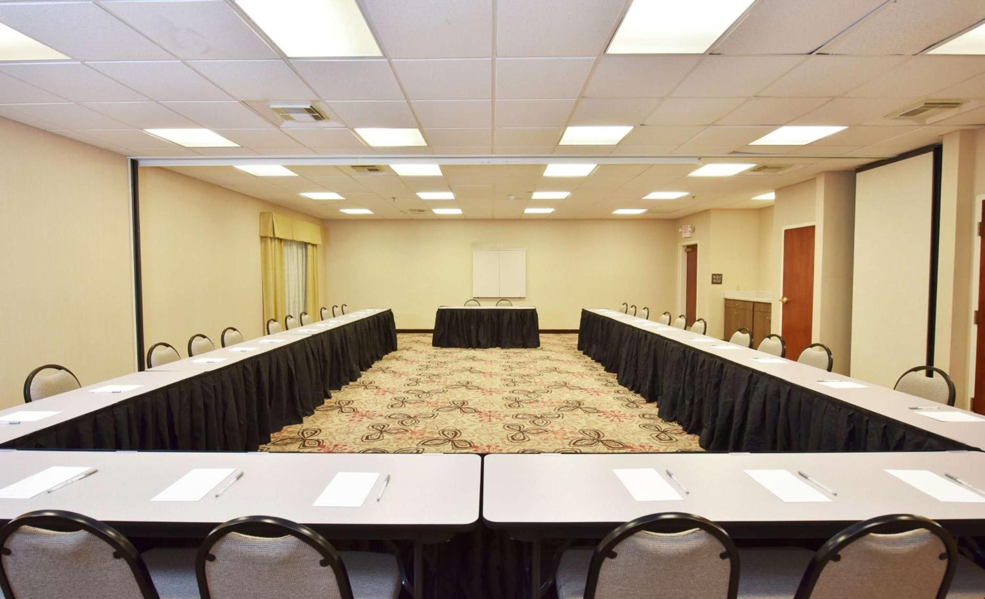 Hampton Inn Selma photo 45