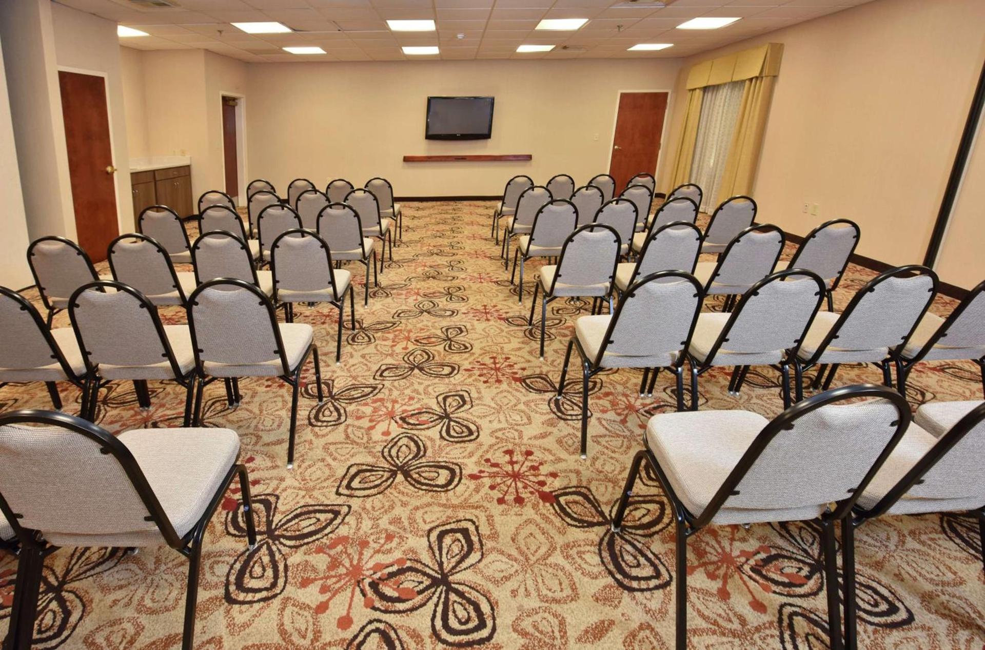 Hampton Inn Selma photo 46