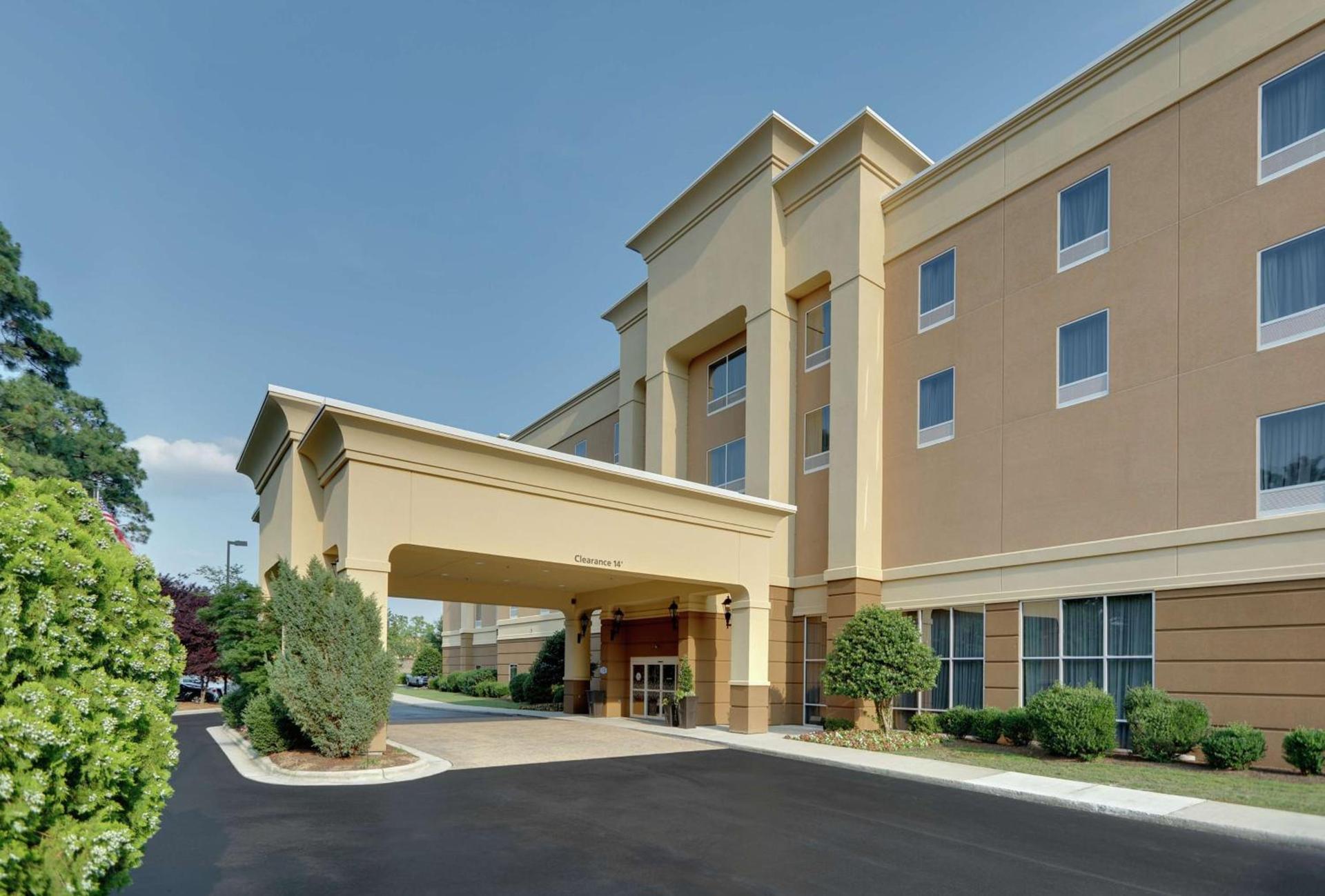 Hampton Inn & Suites Southern Pines-Pinehurst photo 2