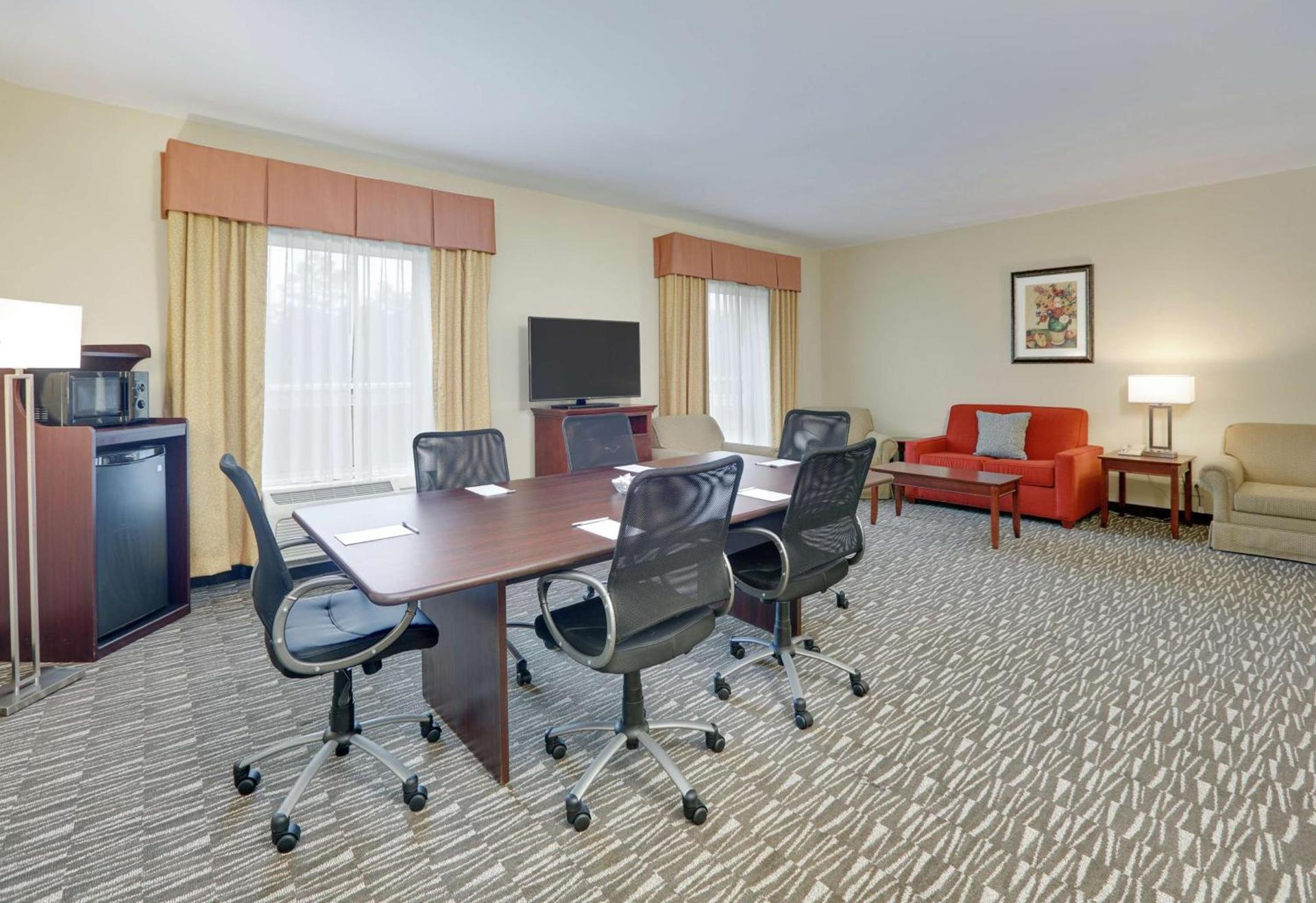 Hampton Inn & Suites Southern Pines-Pinehurst photo 16