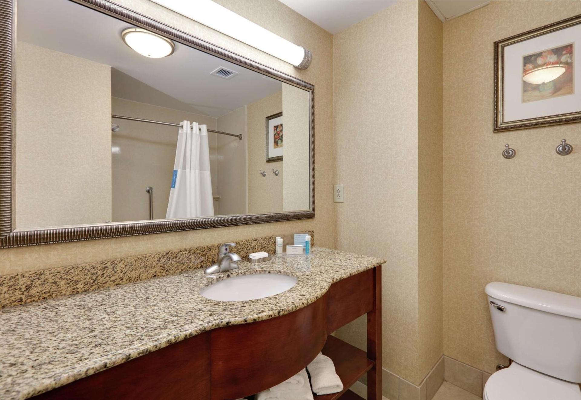 Hampton Inn & Suites Southern Pines-Pinehurst photo 32