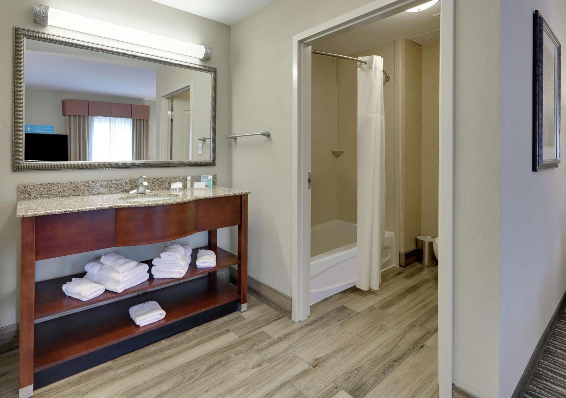 Hampton Inn & Suites Southern Pines-Pinehurst photo 38