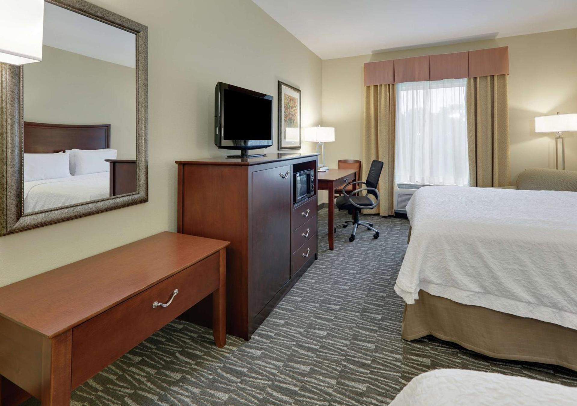 Hampton Inn & Suites Southern Pines-Pinehurst photo 37