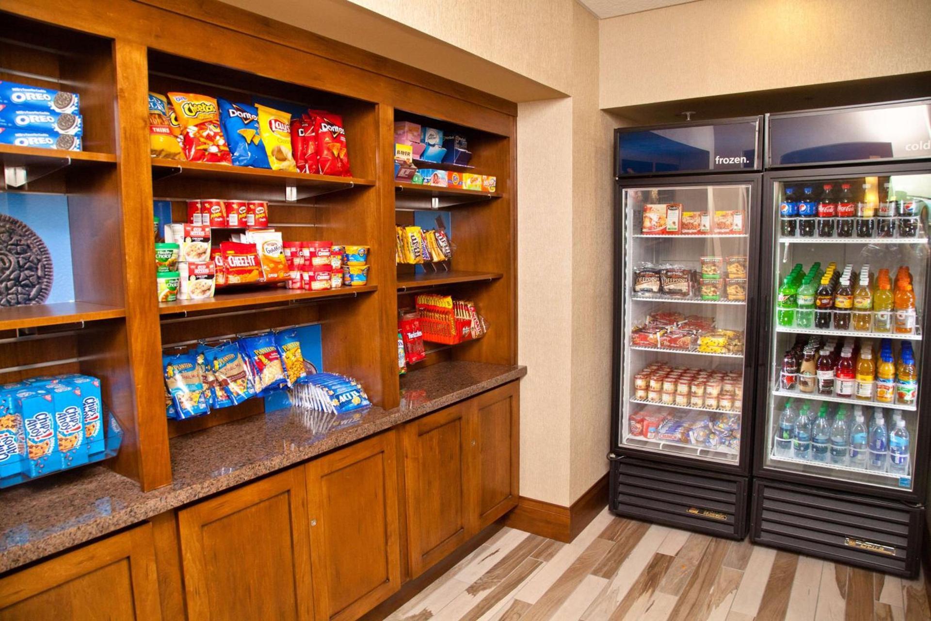 Hampton Inn & Suites Salinas photo 6