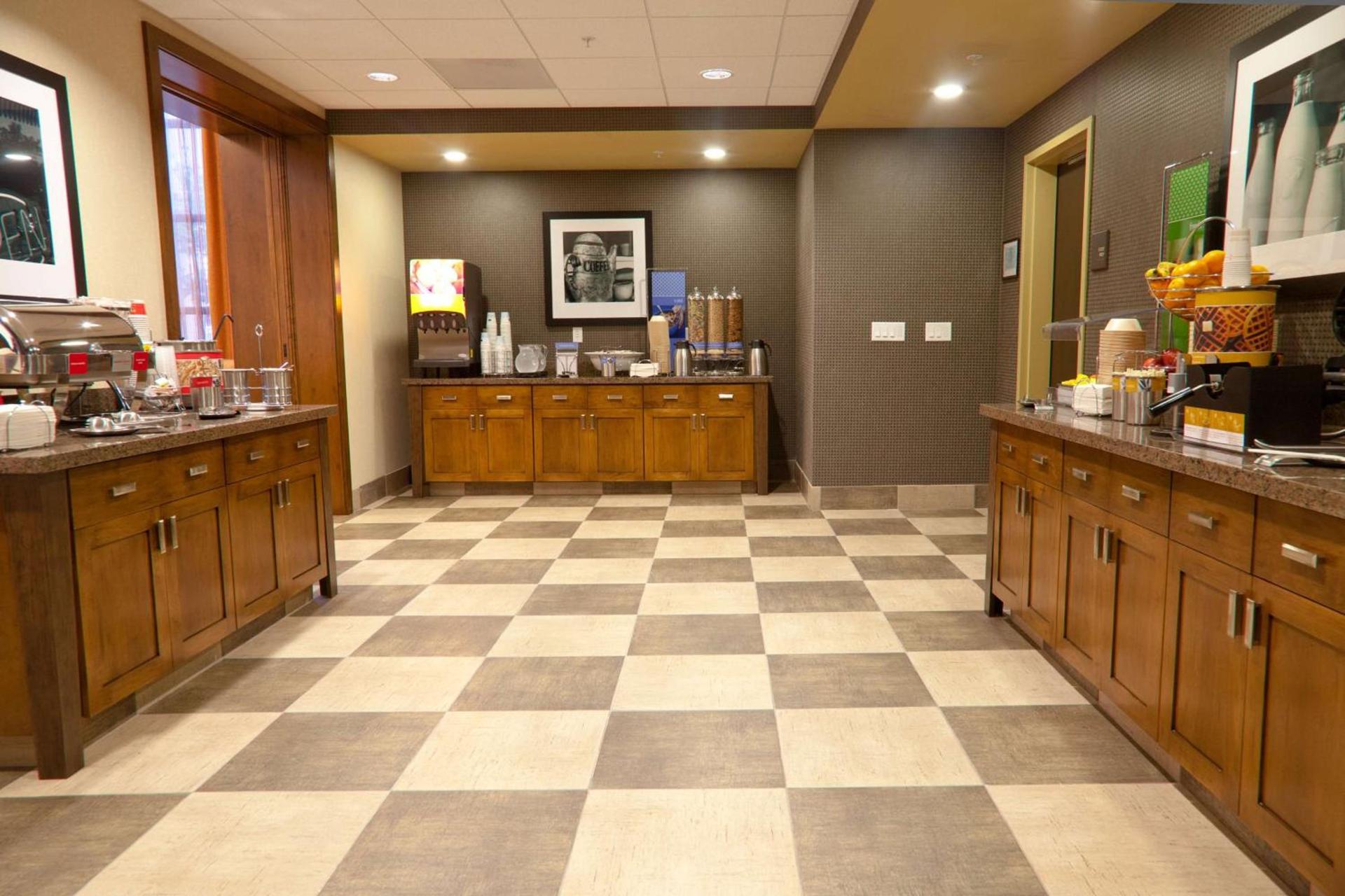 Hampton Inn & Suites Salinas photo 11