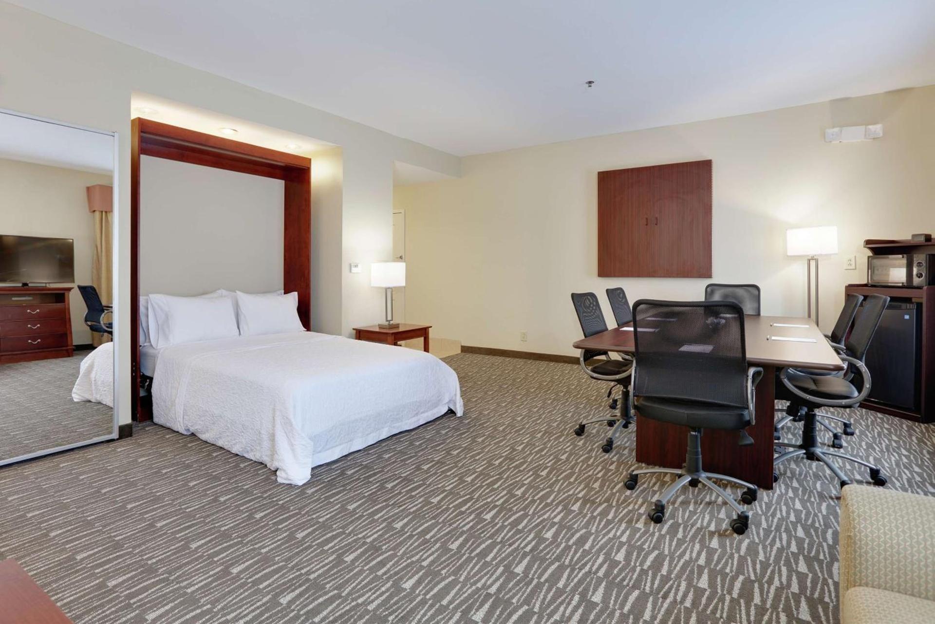 Hampton Inn & Suites Southern Pines-Pinehurst photo 44