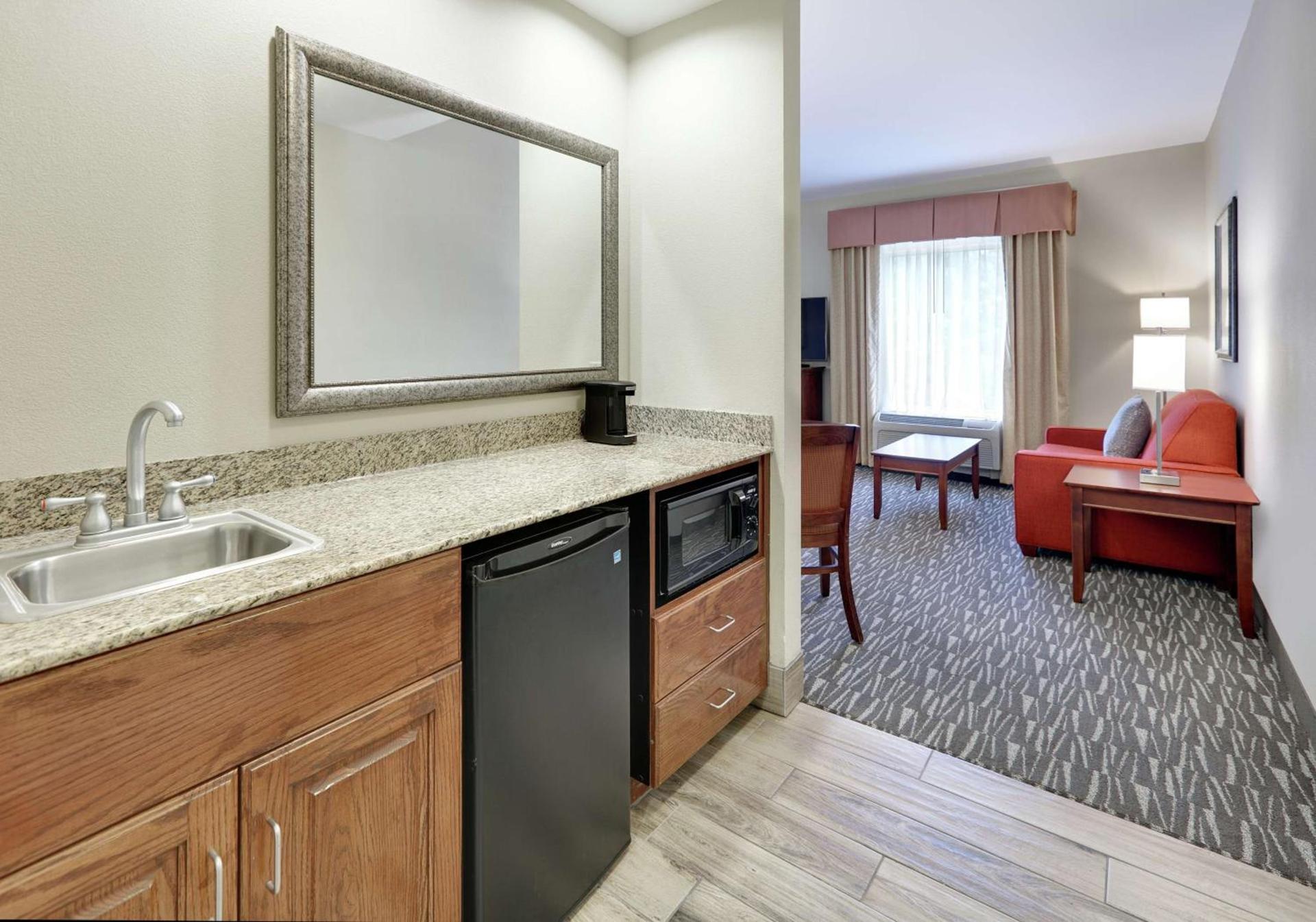 Hampton Inn & Suites Southern Pines-Pinehurst photo 46