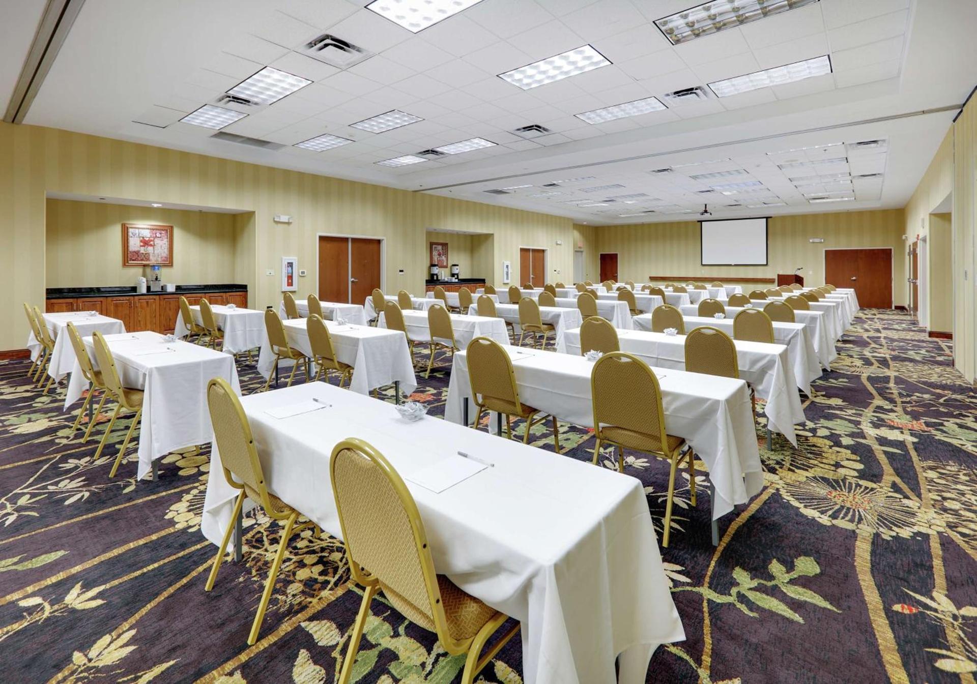 Hampton Inn & Suites Southern Pines-Pinehurst photo 49