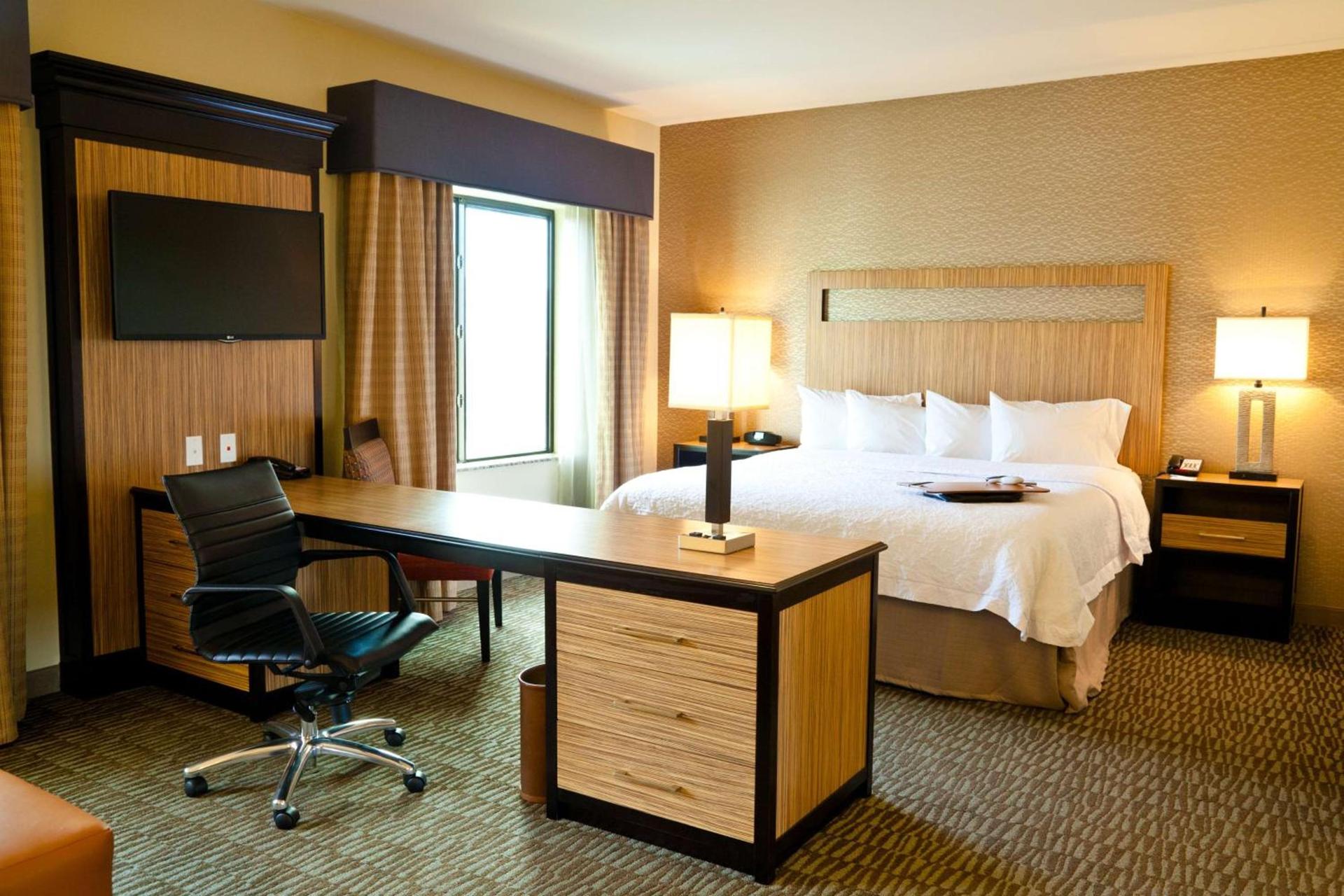 Hampton Inn & Suites Salinas photo 23