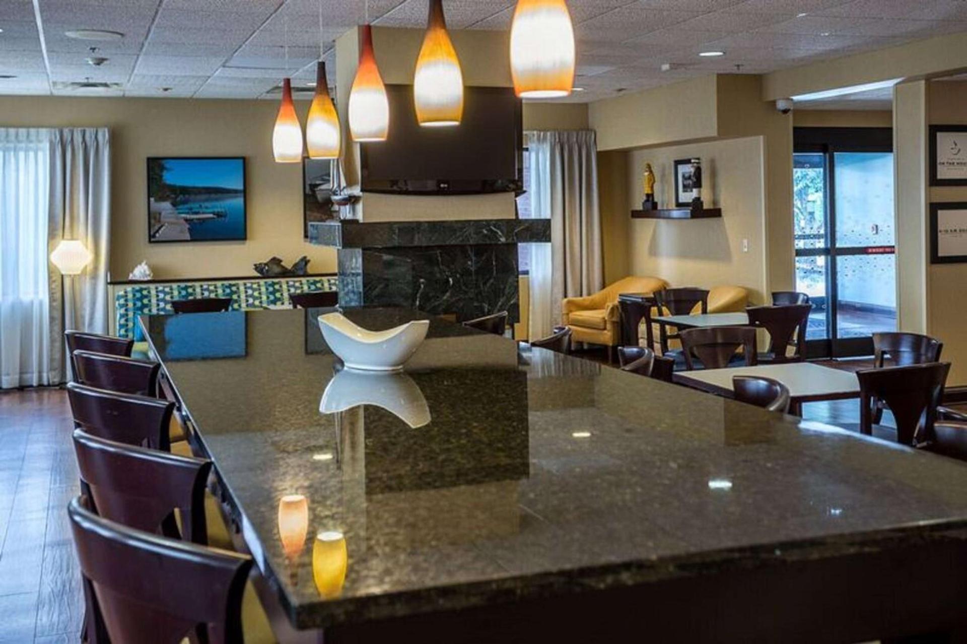 Hampton Inn Somerset photo 17