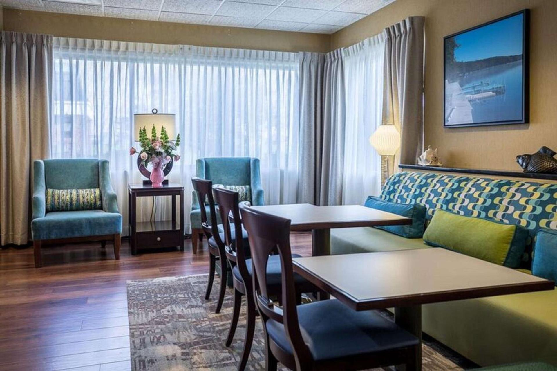 Hampton Inn Somerset photo 18