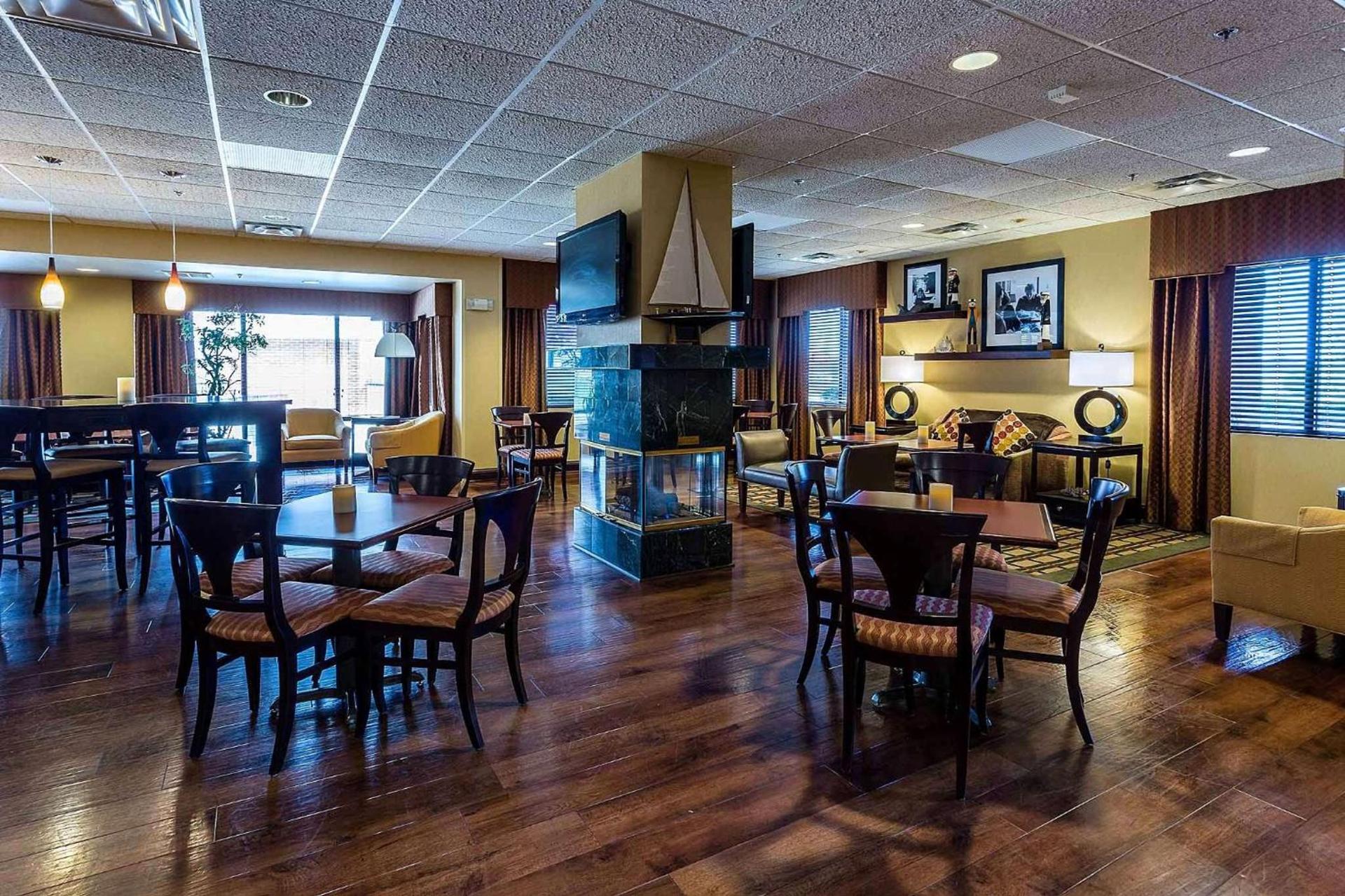 Hampton Inn Somerset photo 21
