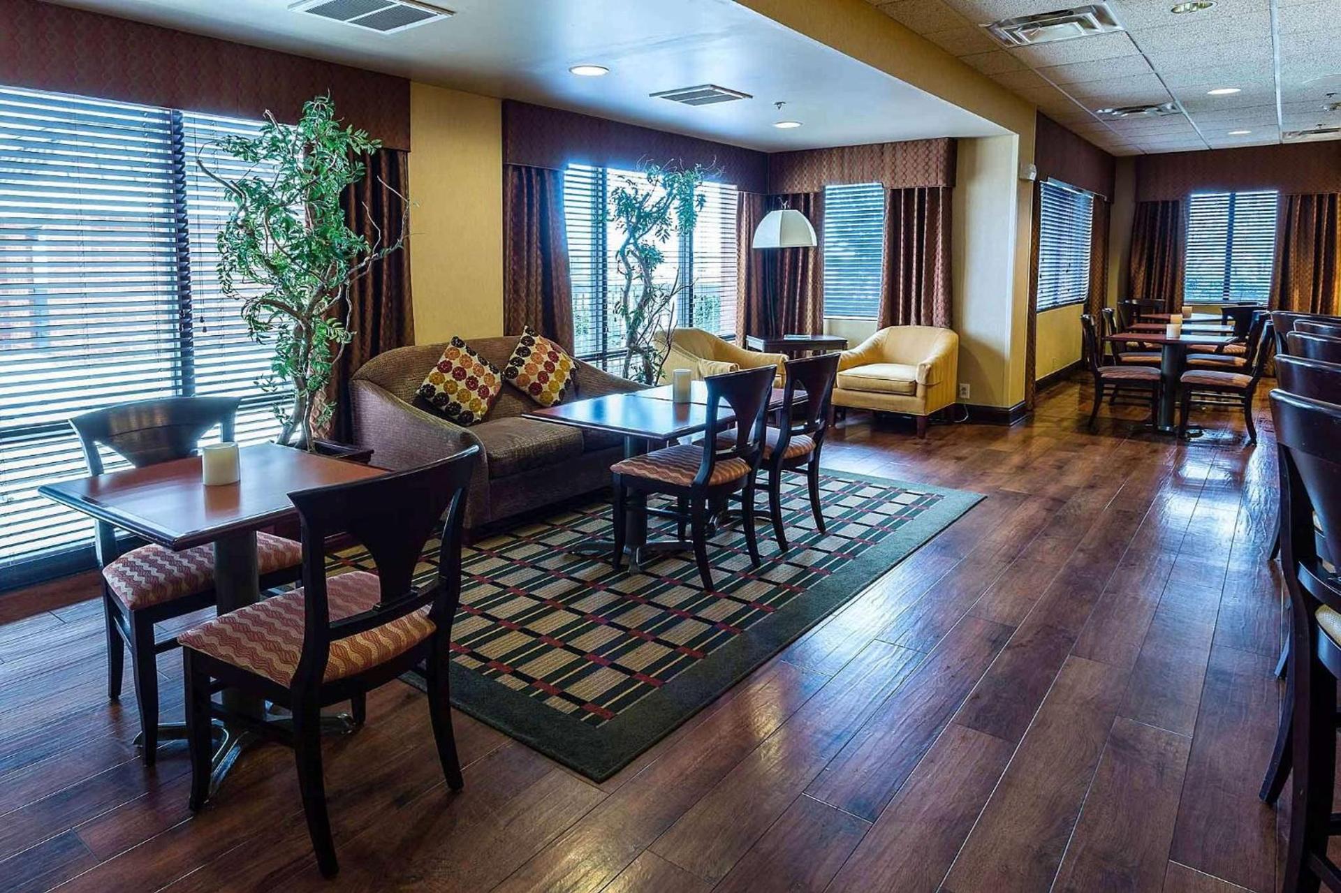 Hampton Inn Somerset photo 23