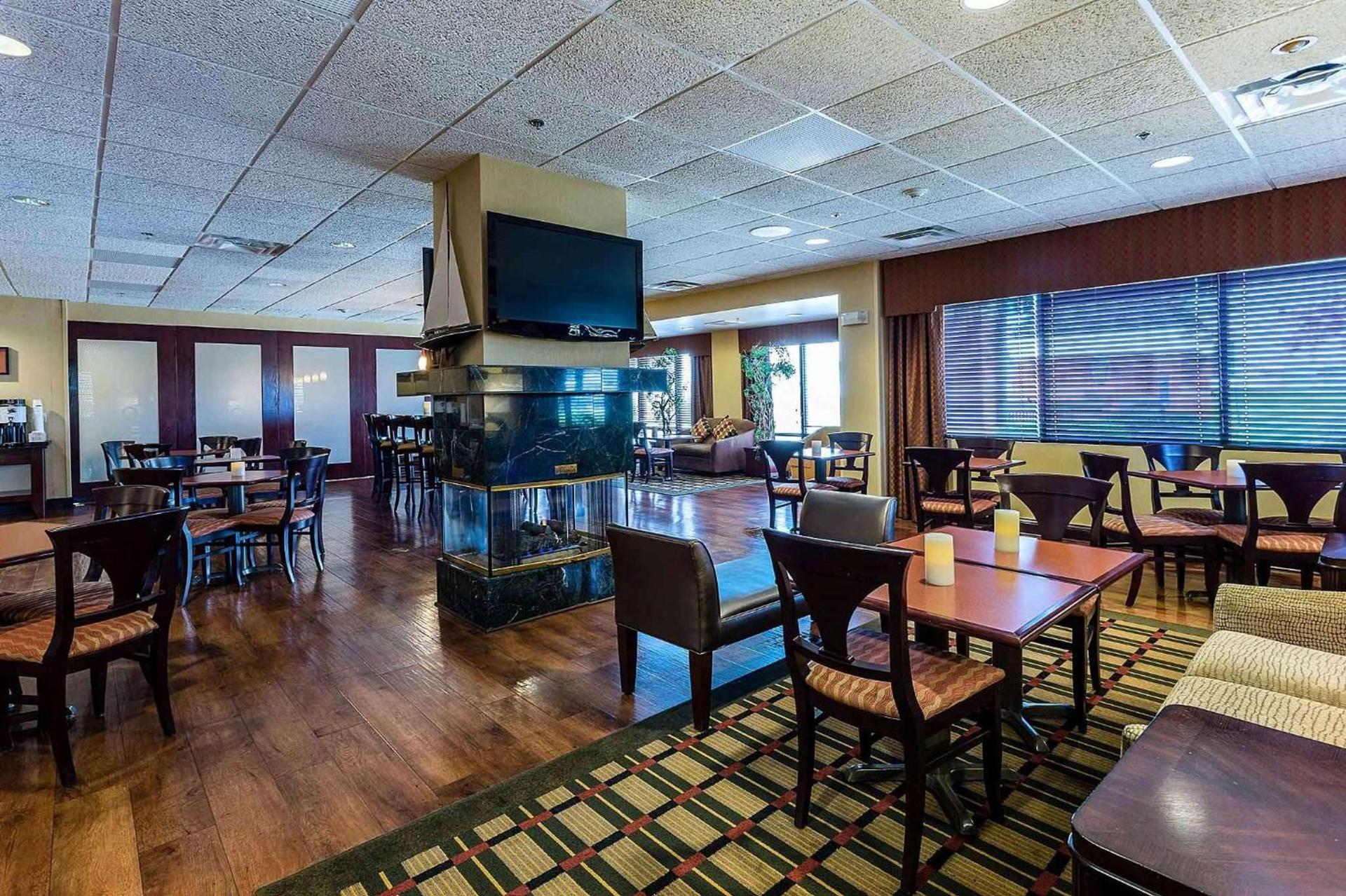 Hampton Inn Somerset photo 26