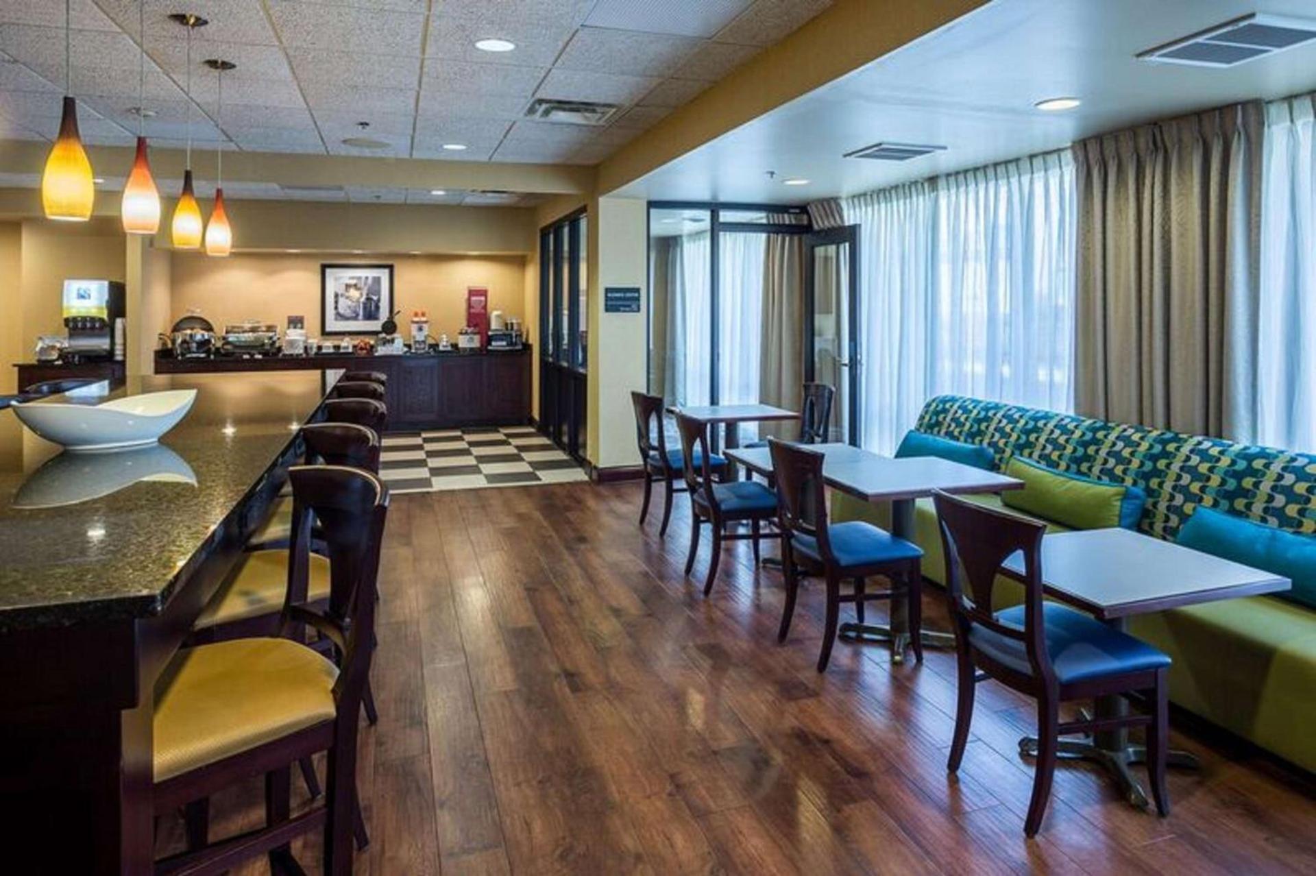 Hampton Inn Somerset photo 32