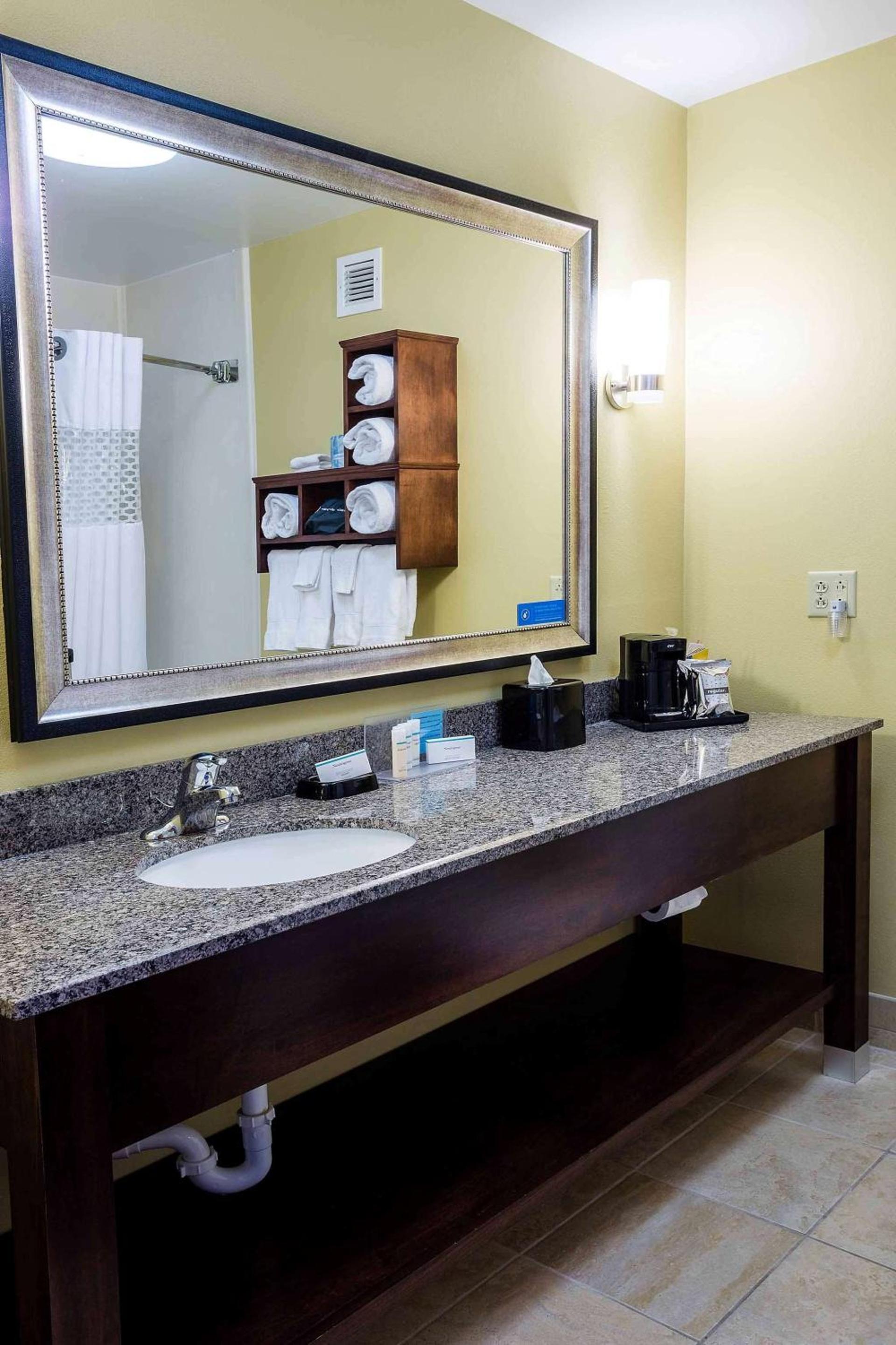 Hampton Inn Somerset photo 52