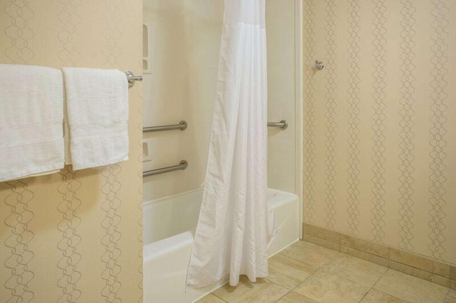 Hampton Inn Somerset photo 67
