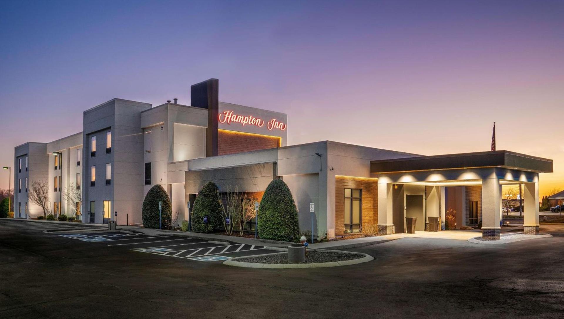 Hampton Inn - Springfield photo 1