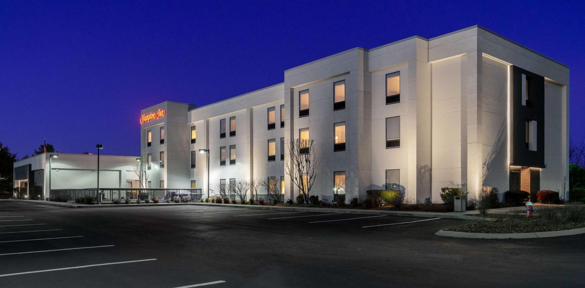 Hampton Inn - Springfield photo 25